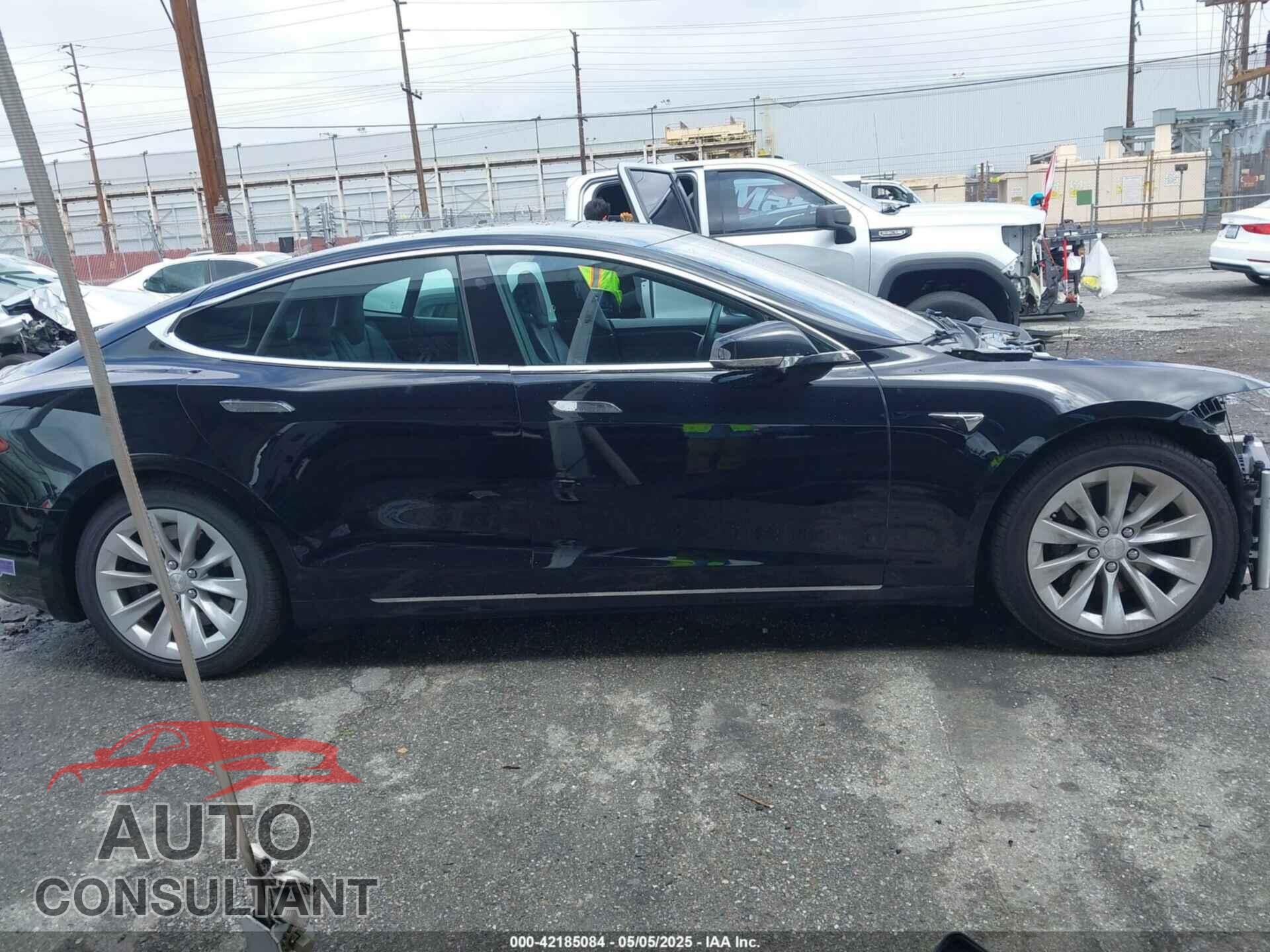 TESLA MODEL S 2019 - 5YJSA1E28KF304316