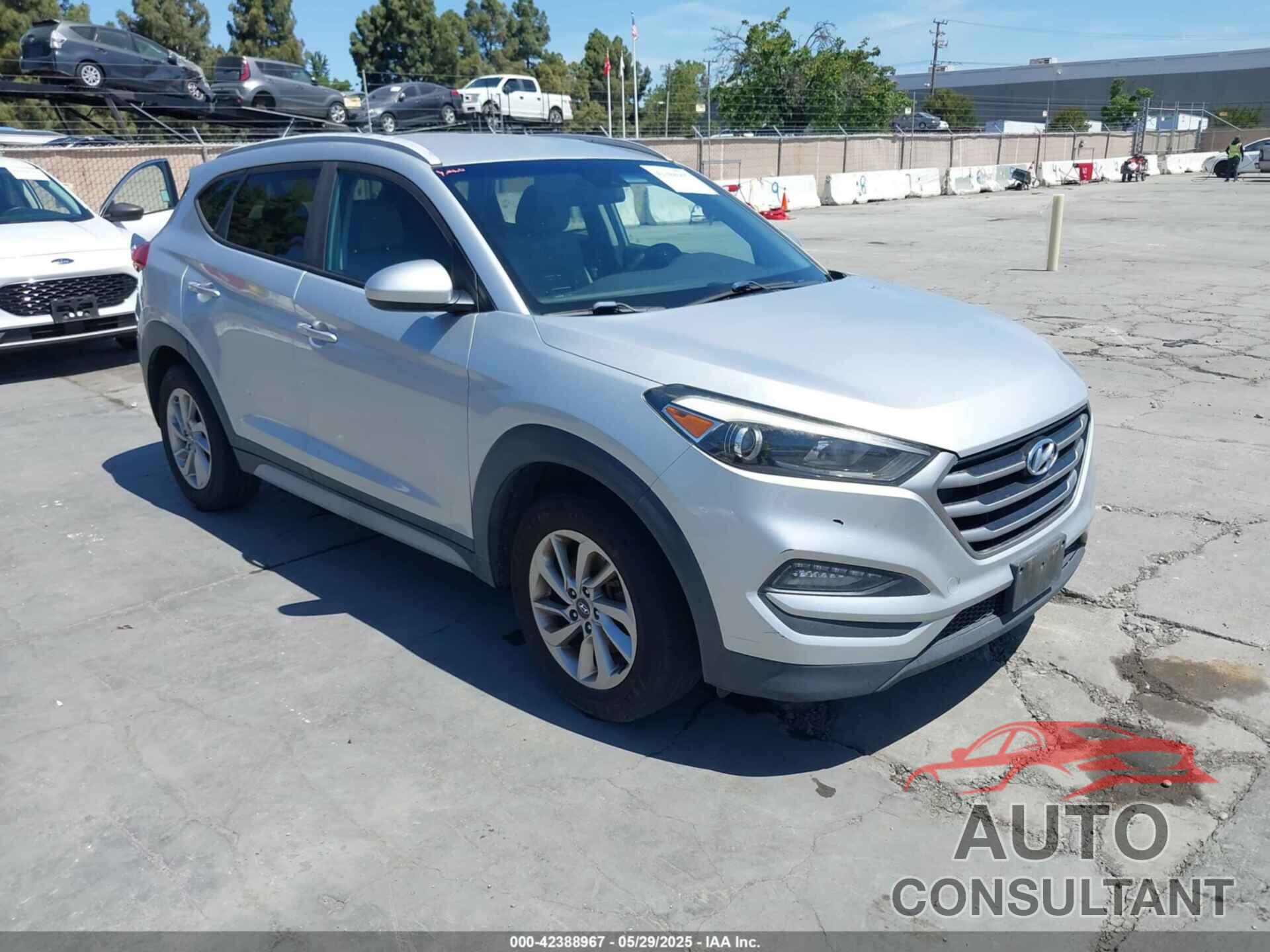 HYUNDAI TUCSON 2018 - KM8J33A4XJU717395