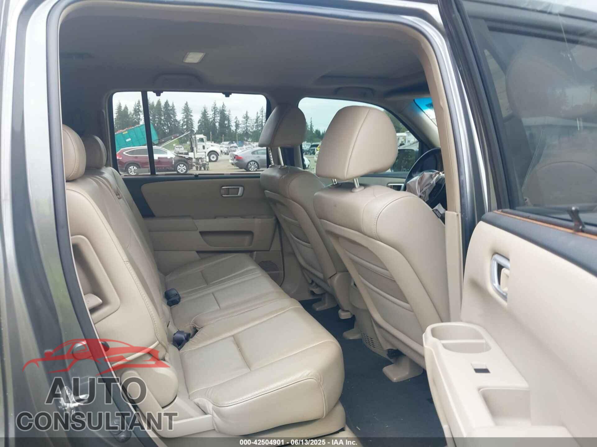 HONDA PILOT 2009 - 5FNYF48879B024183