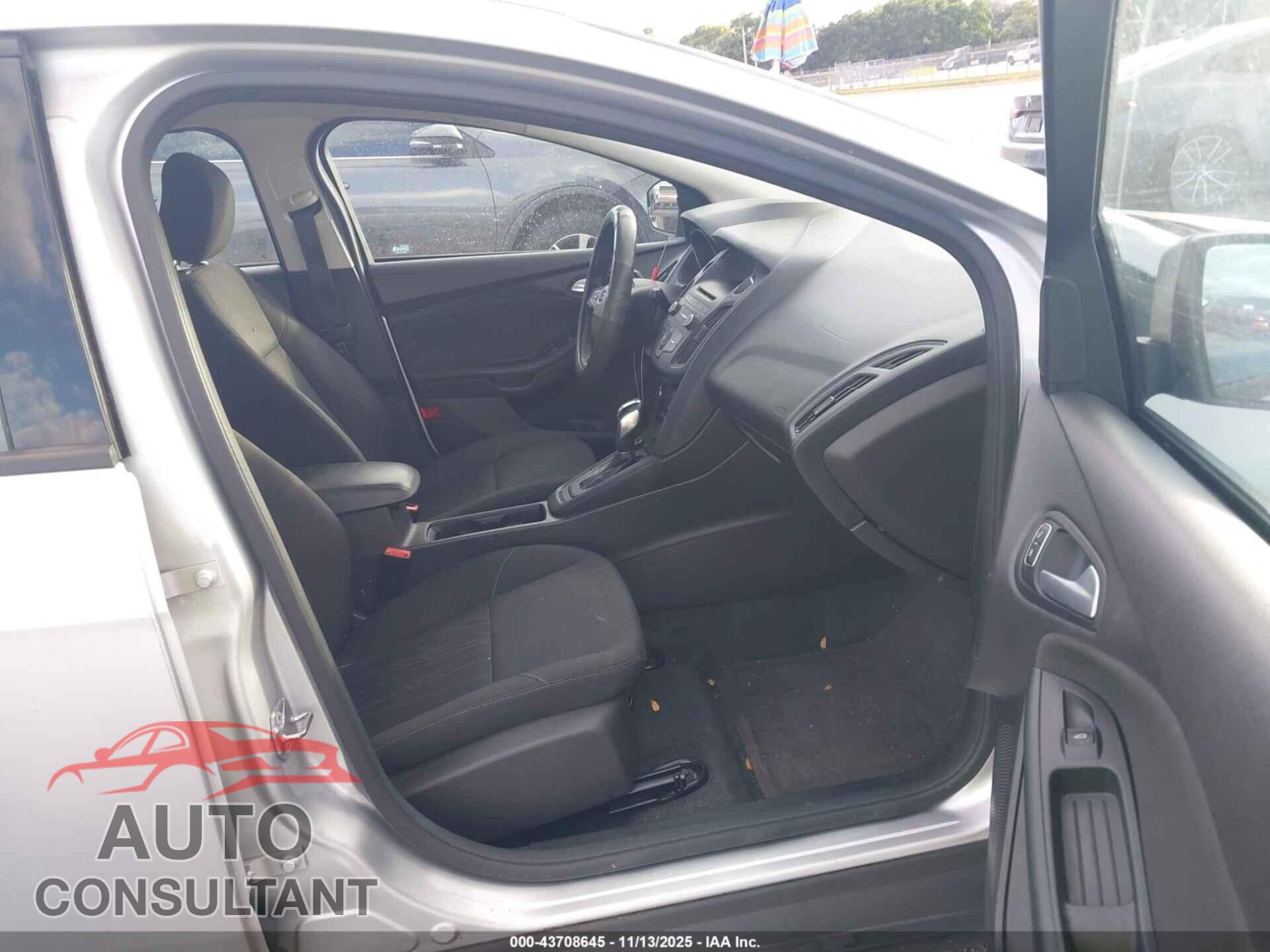 FORD FOCUS 2016 - 1FADP3F22GL290585