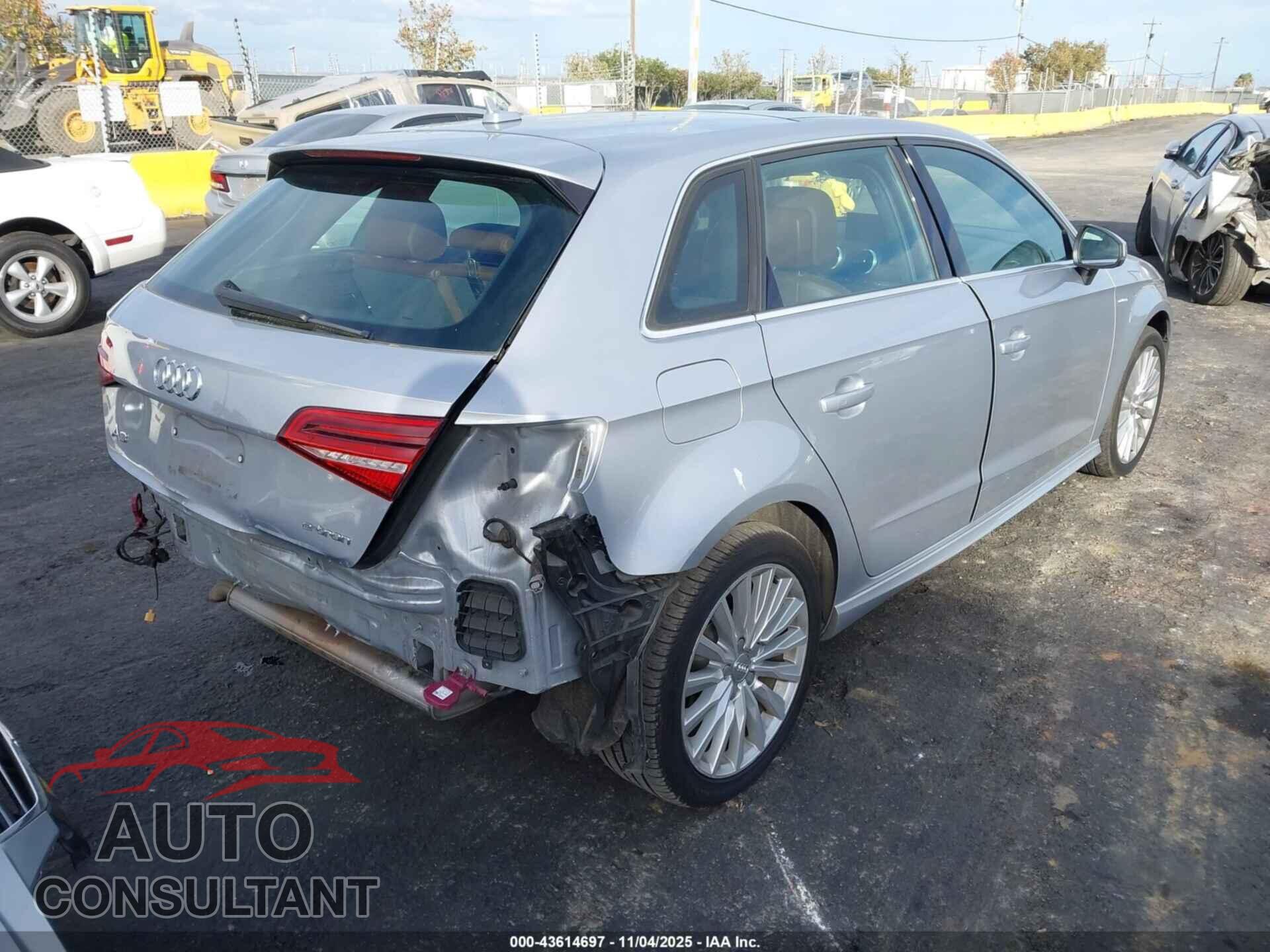 AUDI A3 E-TRON 2017 - WAUTPBFF5HA045079