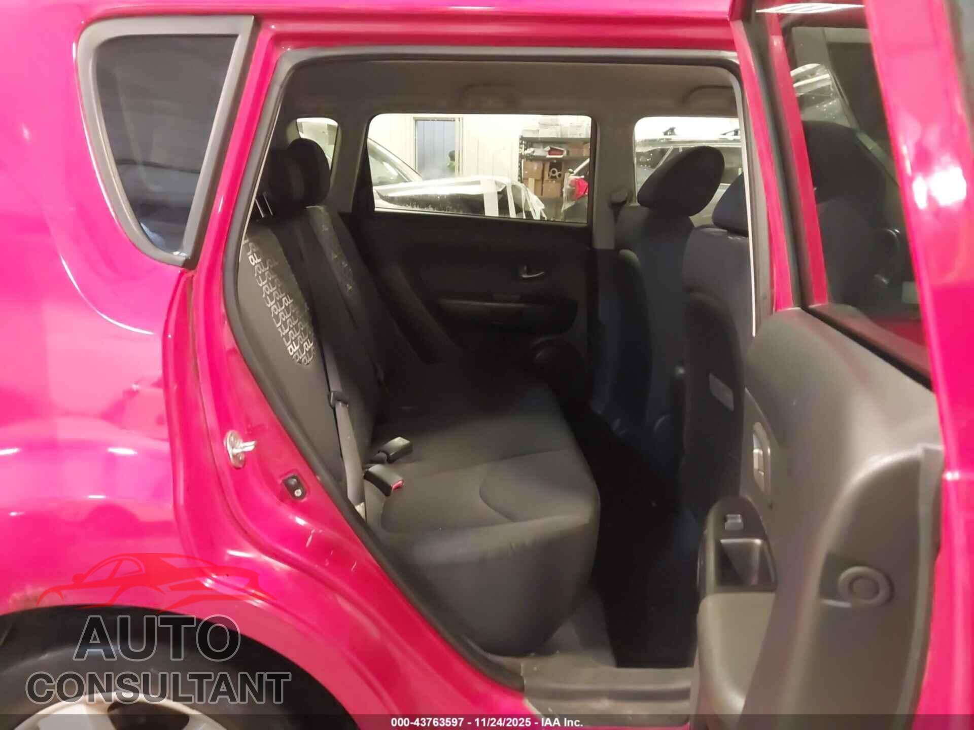 KIA SOUL 2011 - KNDJT2A24B7255462