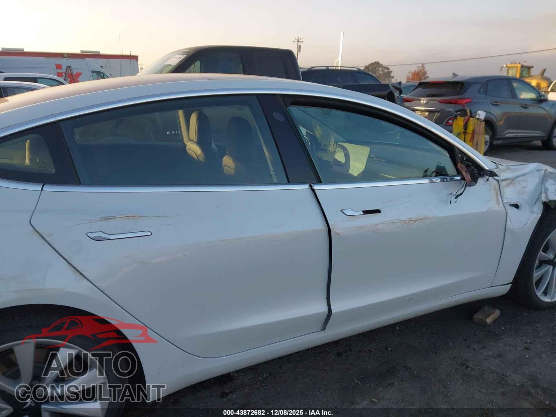 TESLA MODEL 3 2018 - 5YJ3E1EA7JF042898