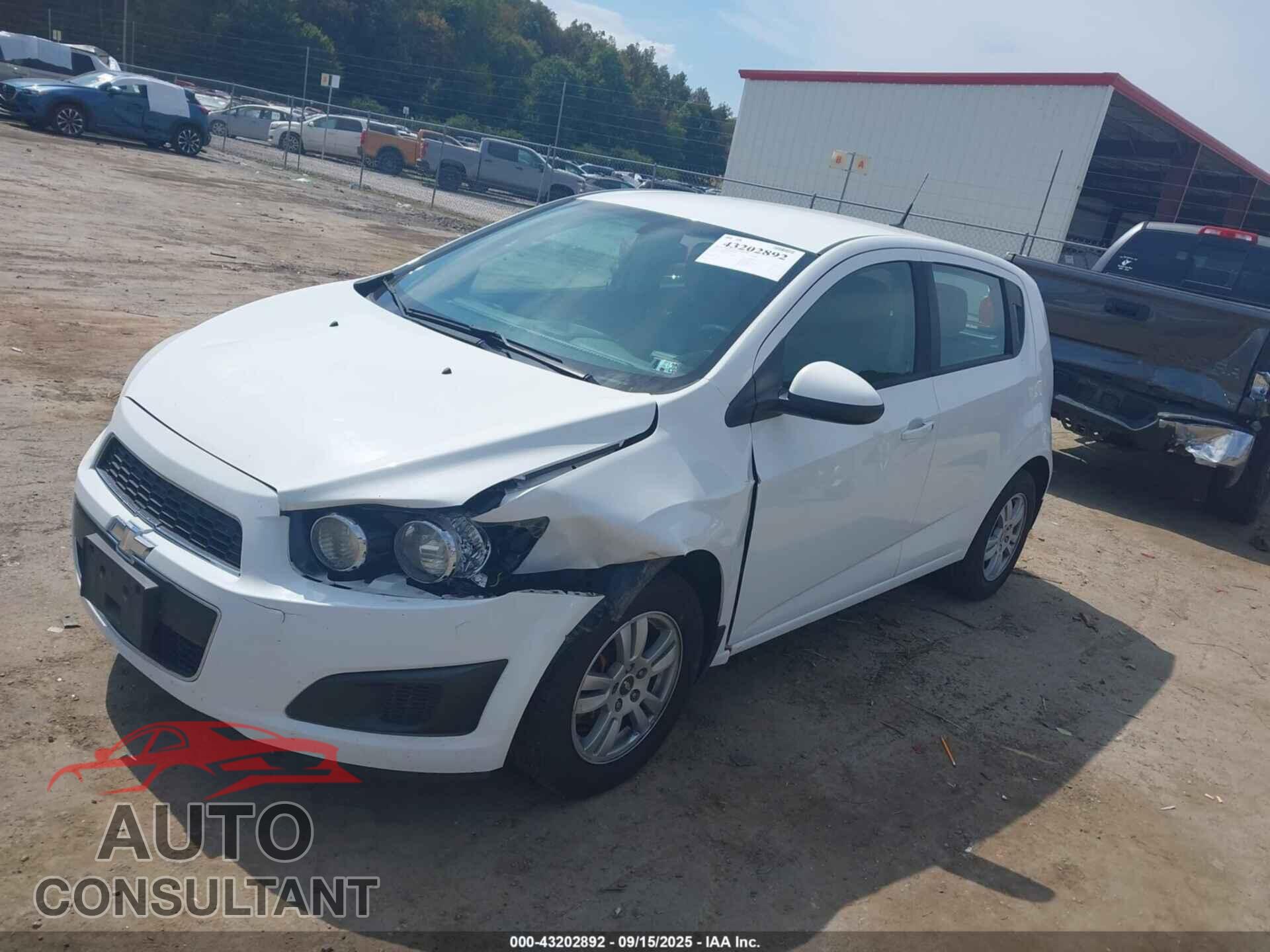 CHEVROLET SONIC 2014 - 1G1JB6SH1E4117633