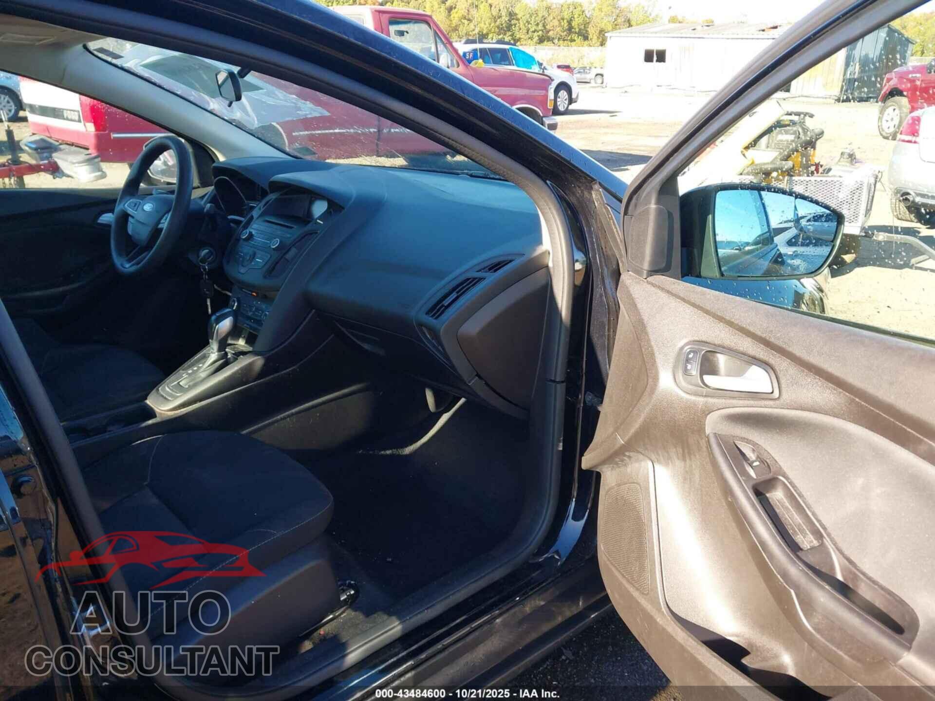 FORD FOCUS 2016 - 1FADP3F28GL367346