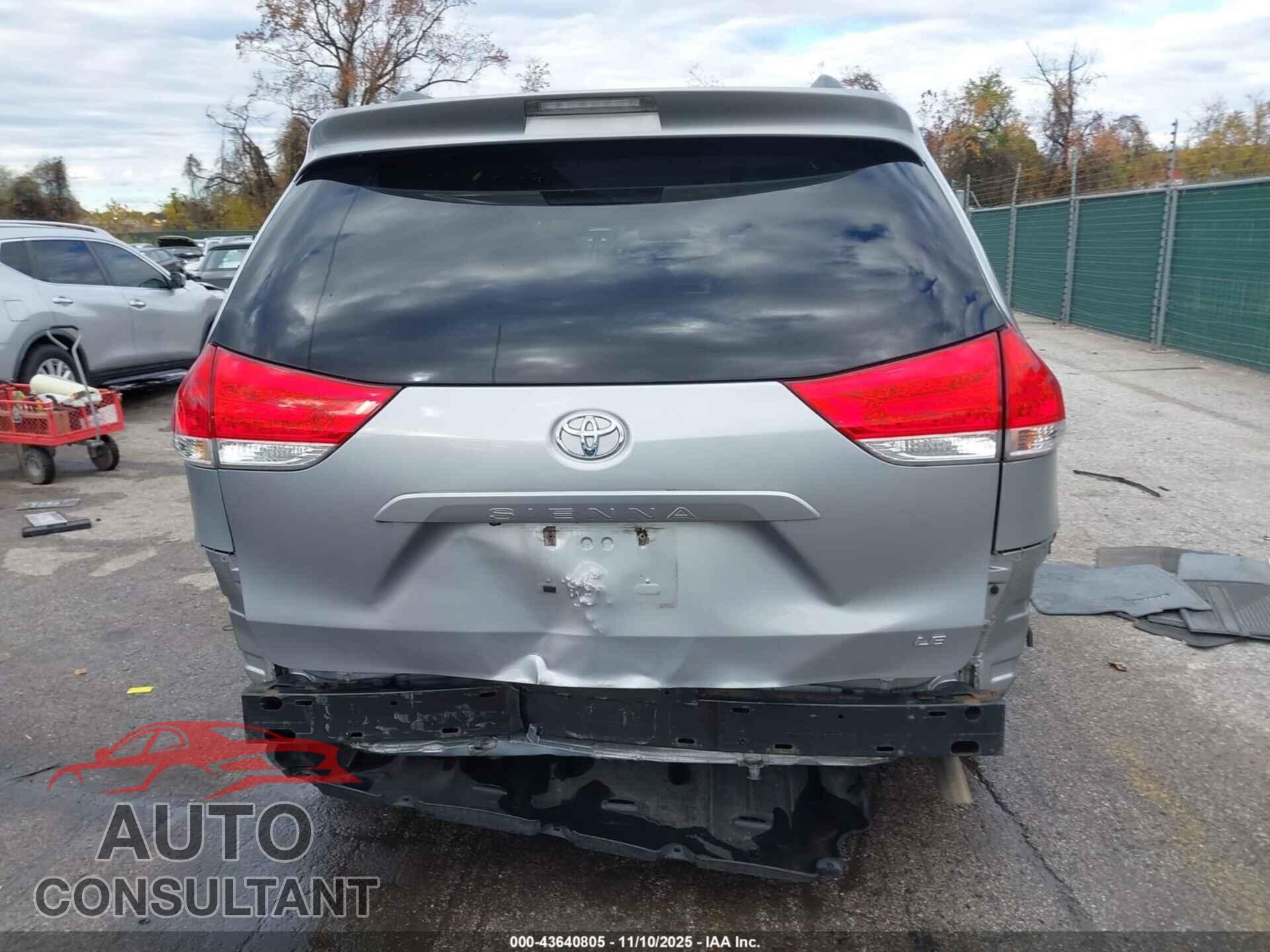 TOYOTA SIENNA 2012 - 5TDKK3DC5CS201628