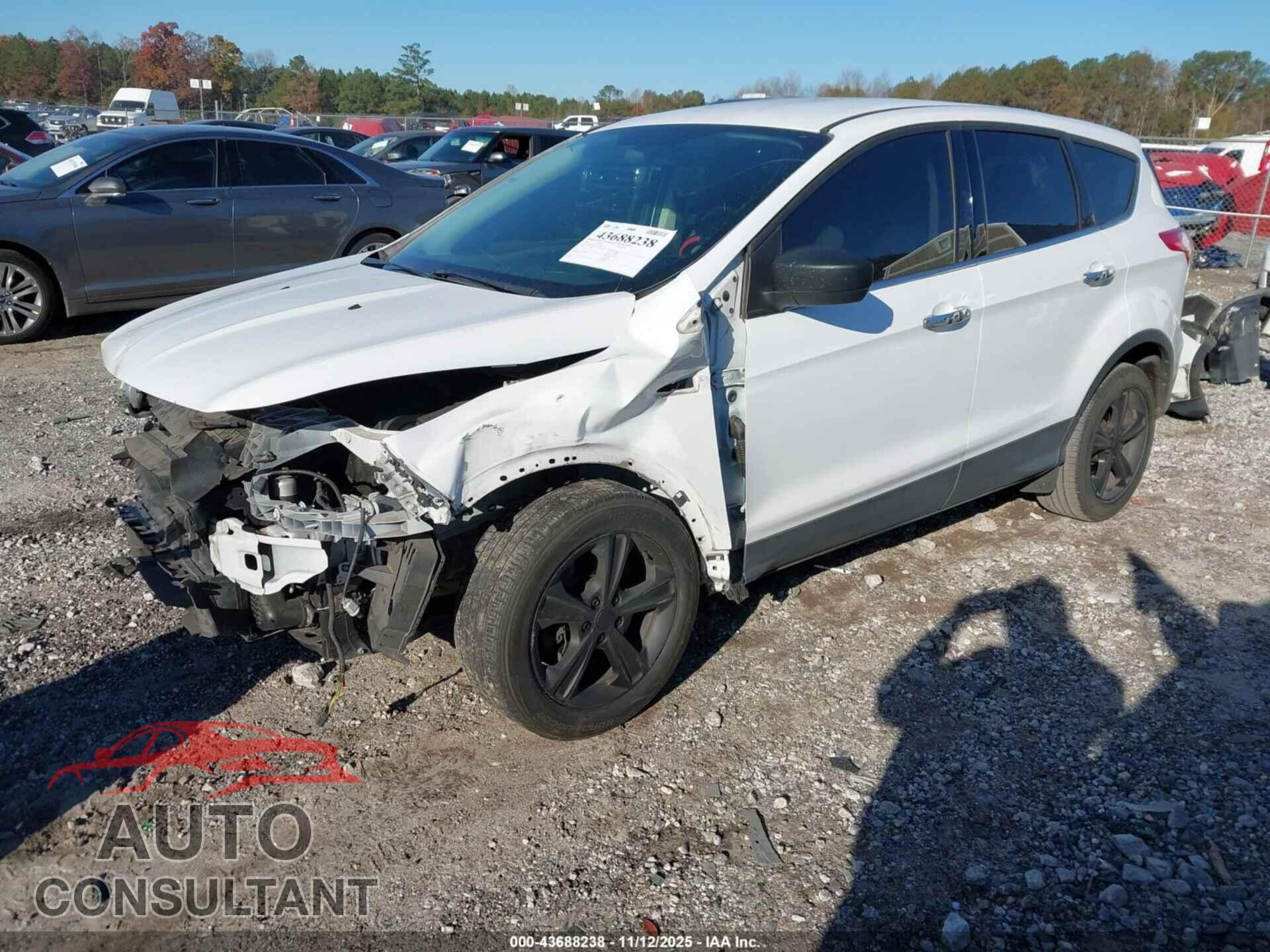 FORD ESCAPE 2015 - 1FMCU0G9XFUB20410