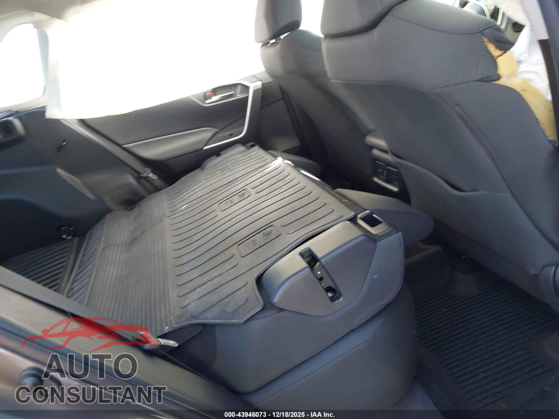 TOYOTA RAV4 2020 - JTMP1RFV9LD056647
