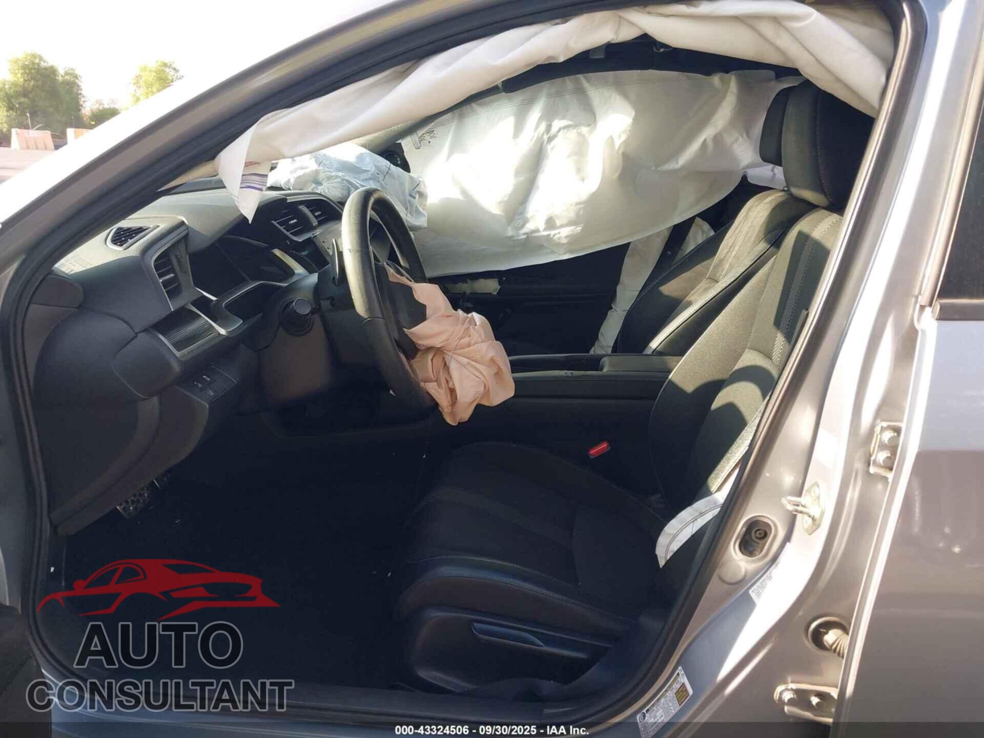 HONDA CIVIC 2019 - 2HGFC2F88KH512745