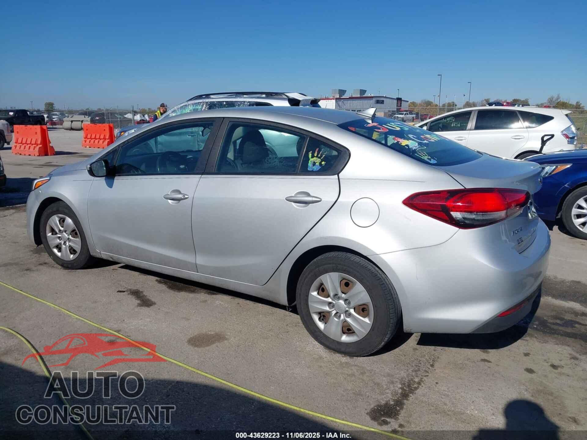 KIA FORTE 2017 - 3KPFK4A75HE140331
