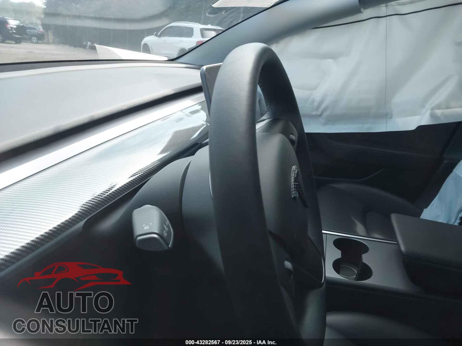 TESLA MODEL 3 2023 - 5YJ3E1EA0PF686834
