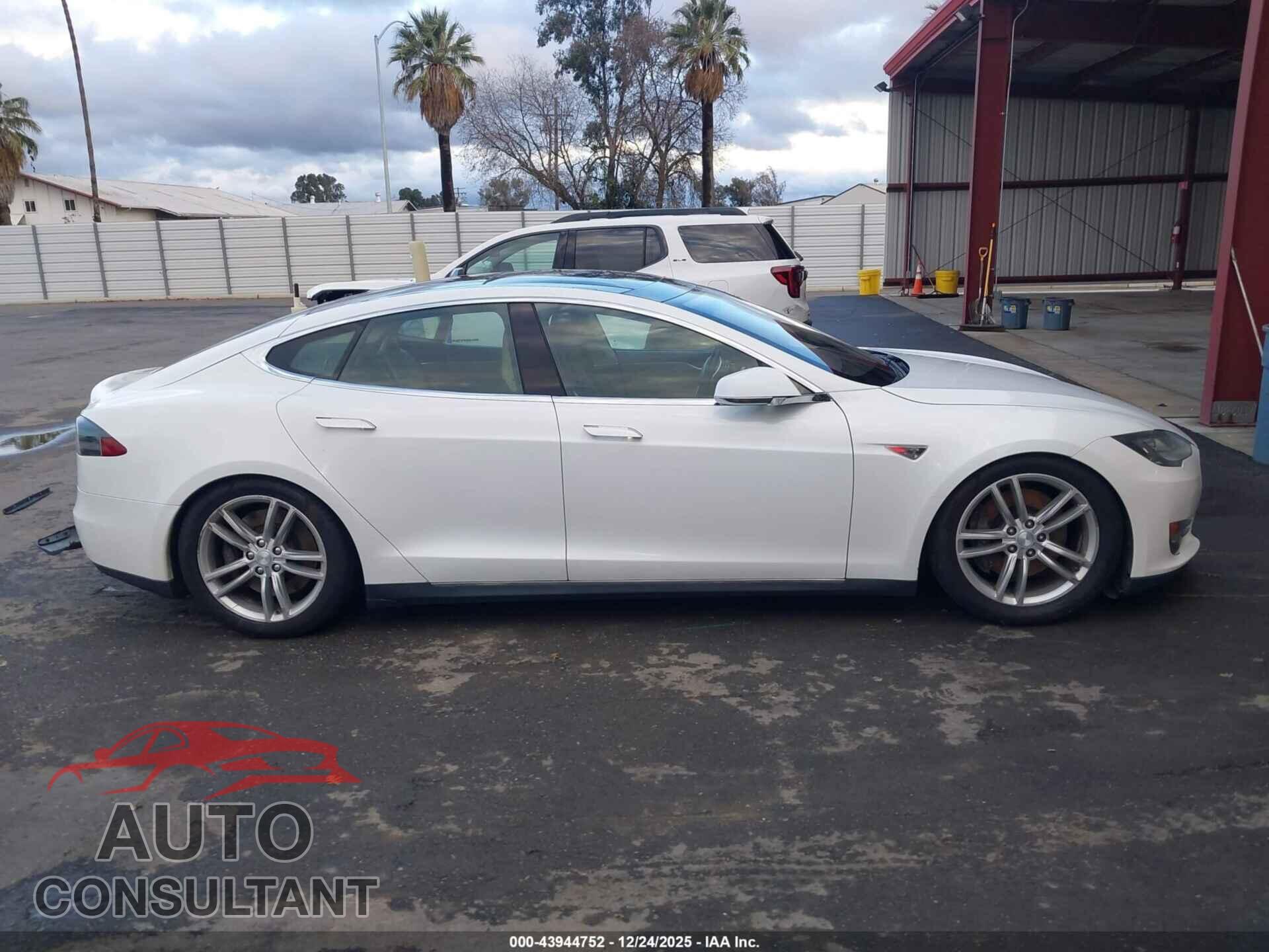 TESLA MODEL S 2013 - 5YJSA1CN7DFP04531
