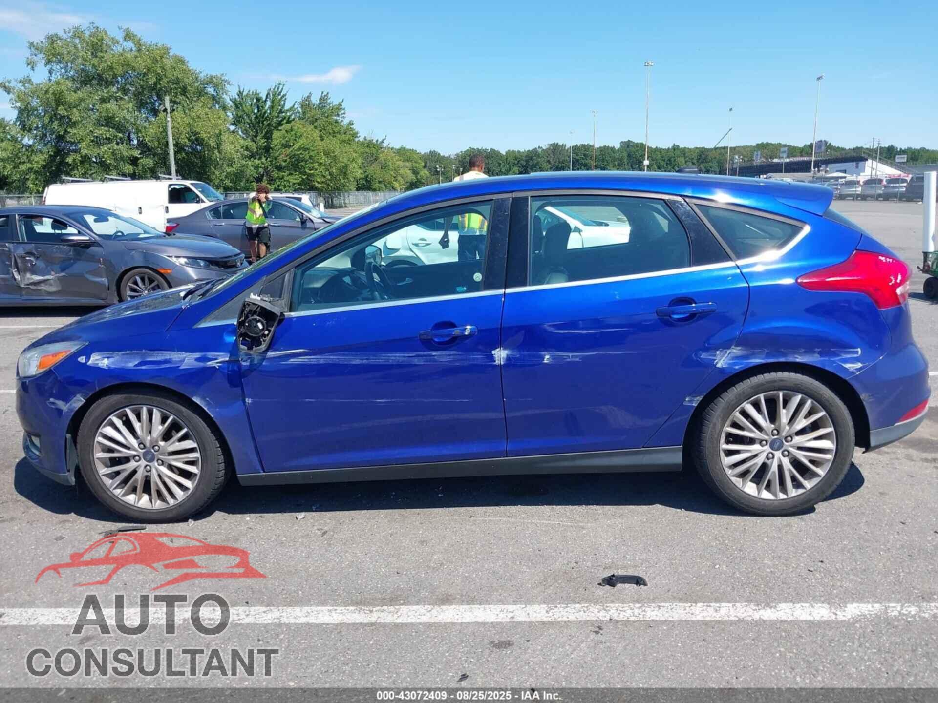 FORD FOCUS 2015 - 1FADP3N29FL371969