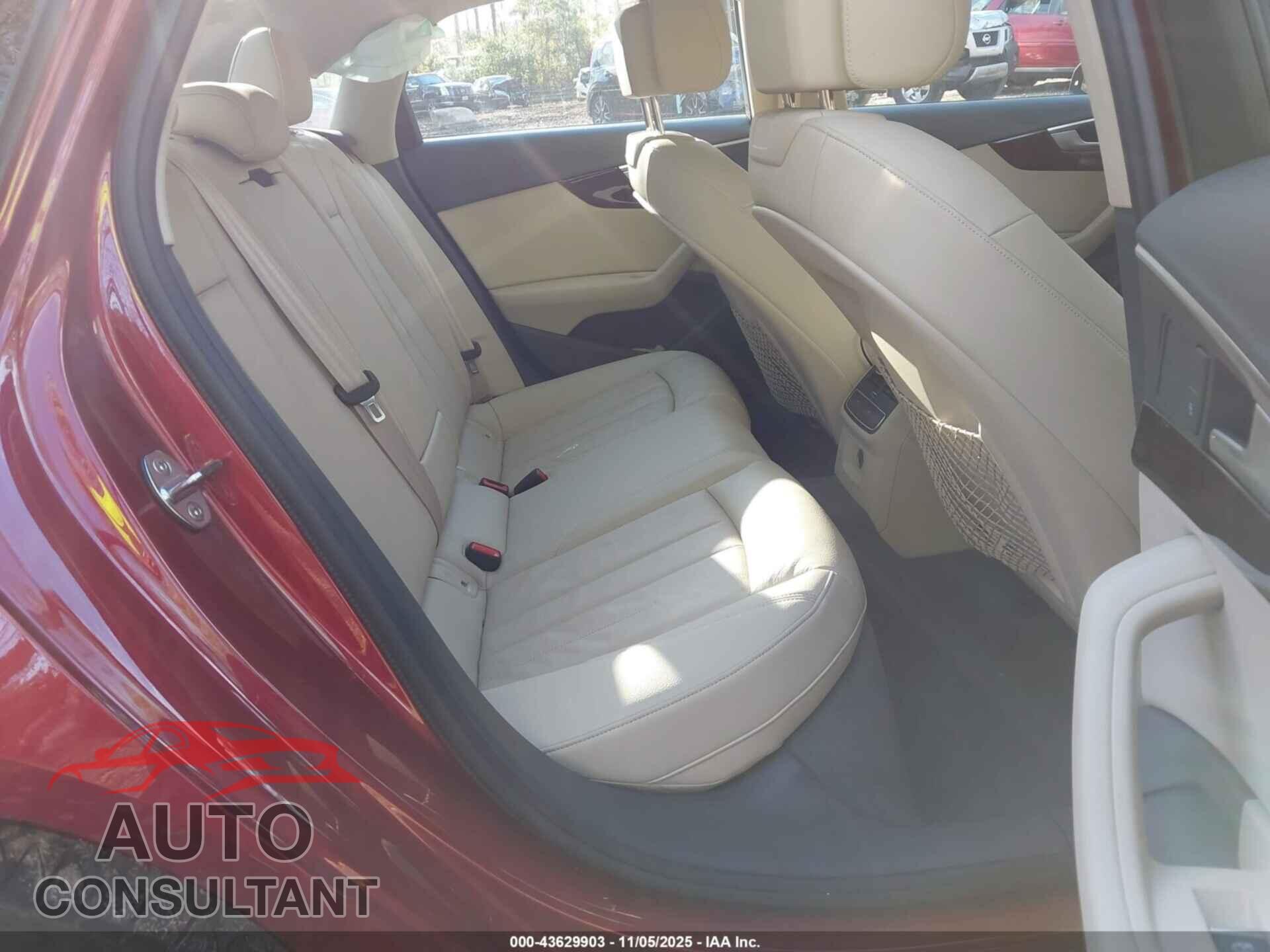 AUDI A4 2019 - WAUDNAF41KA111489