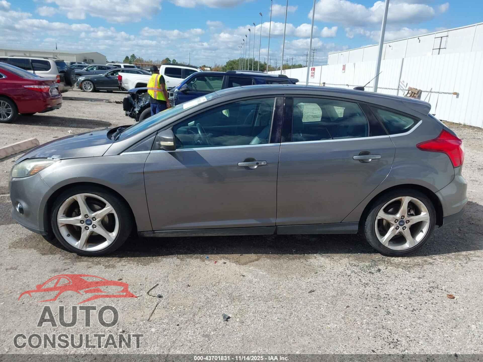 FORD FOCUS 2012 - 1FAHP3N28CL301280