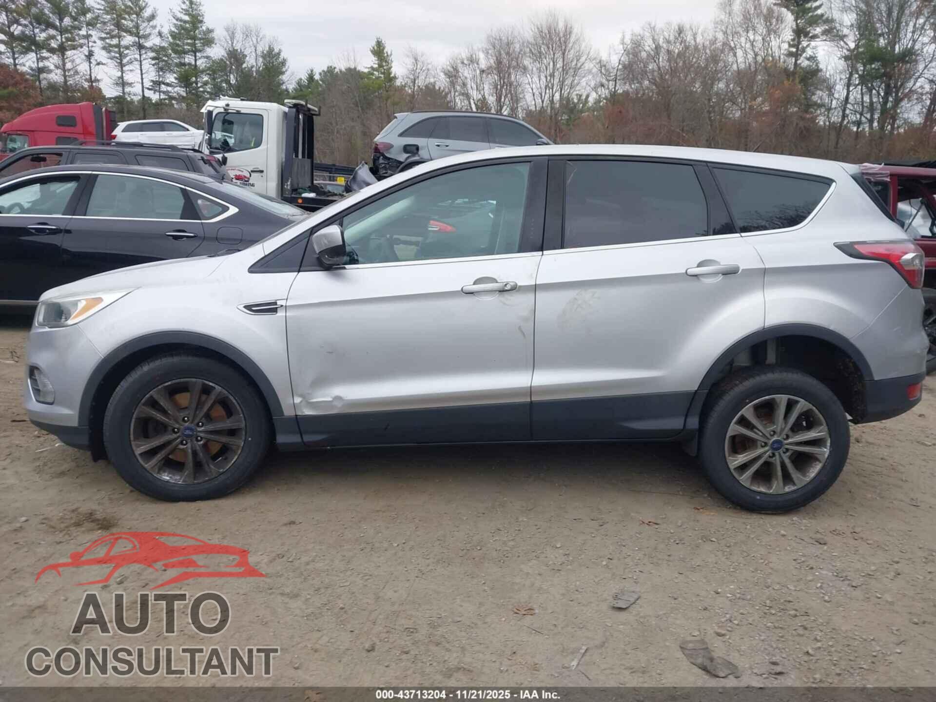 FORD ESCAPE 2017 - 1FMCU9GD5HUB45548