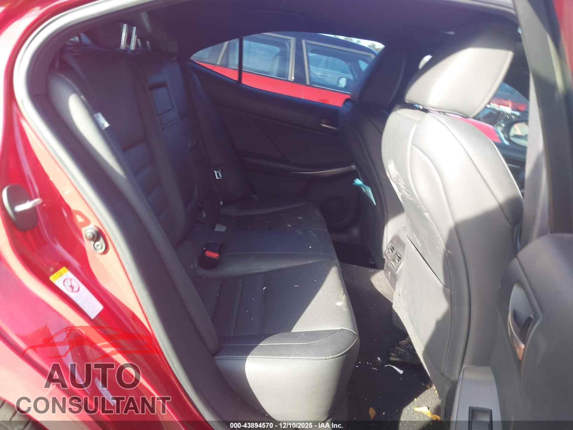 LEXUS IS 300 2017 - JTHCM1D27H5015367