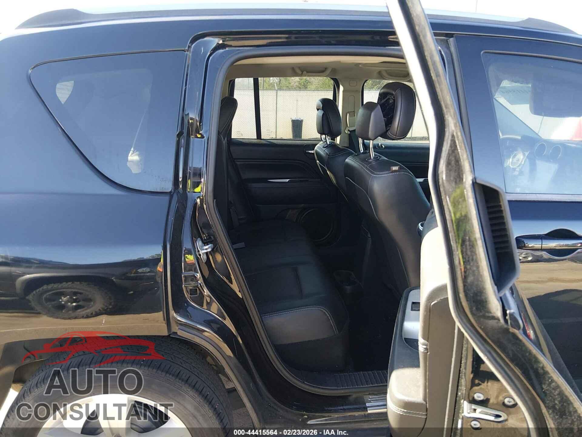 JEEP COMPASS 2015 - 1C4NJCEA3FD145587