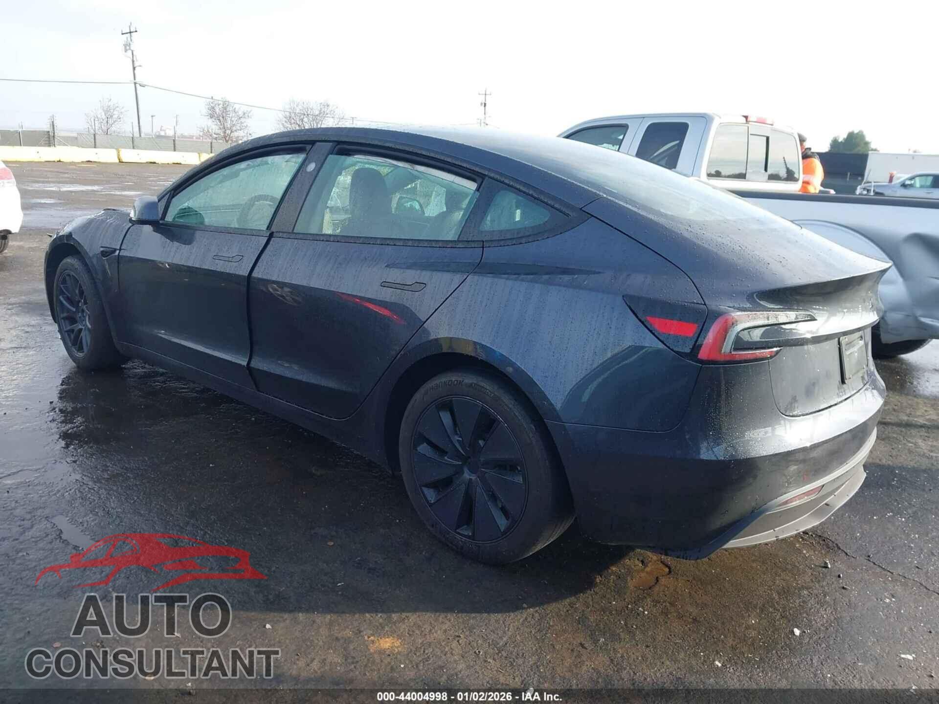 TESLA MODEL 3 2024 - 5YJ3E1EA5RF742933