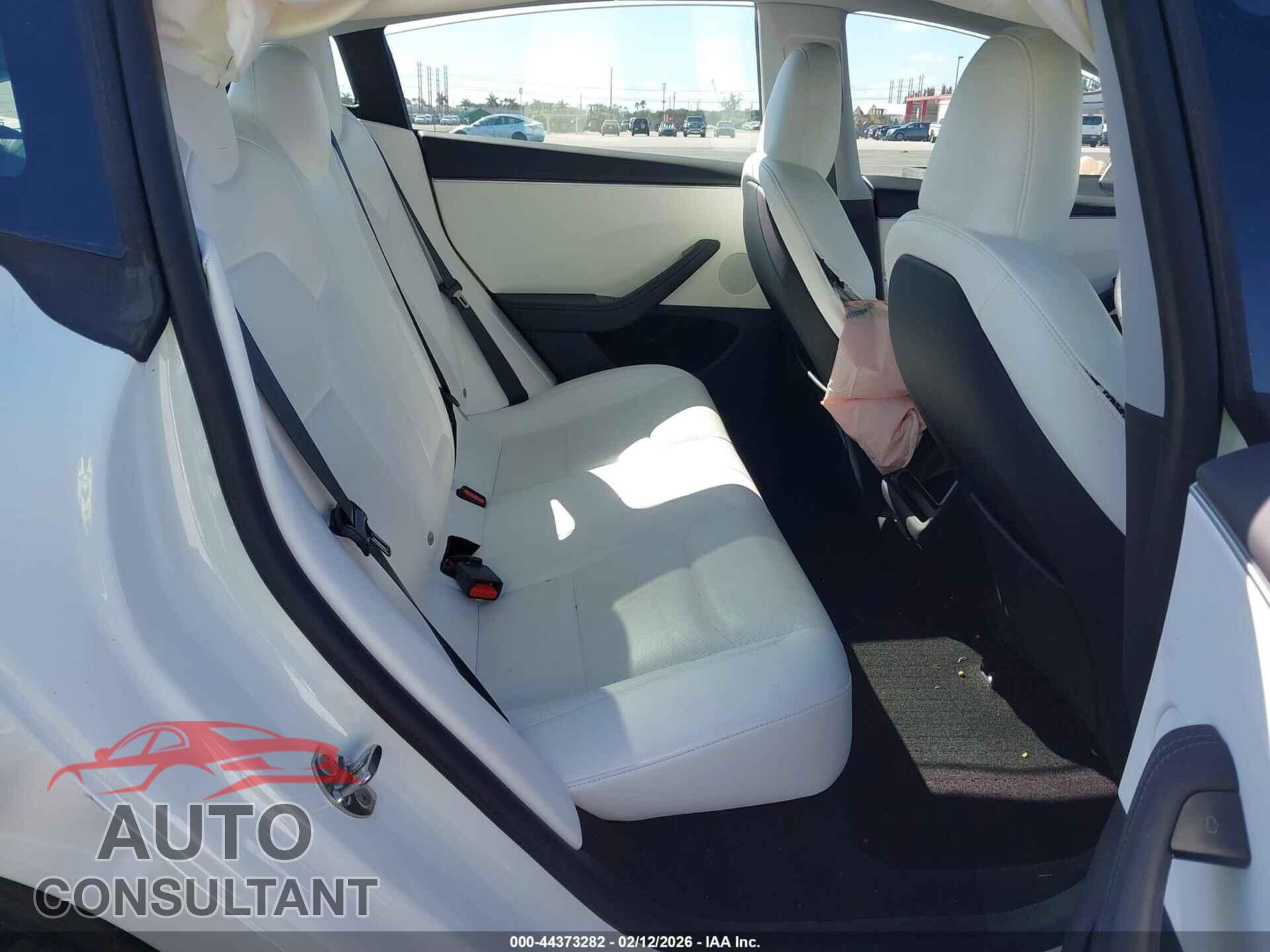 TESLA MODEL 3 2024 - 5YJ3E1EA4RF857765