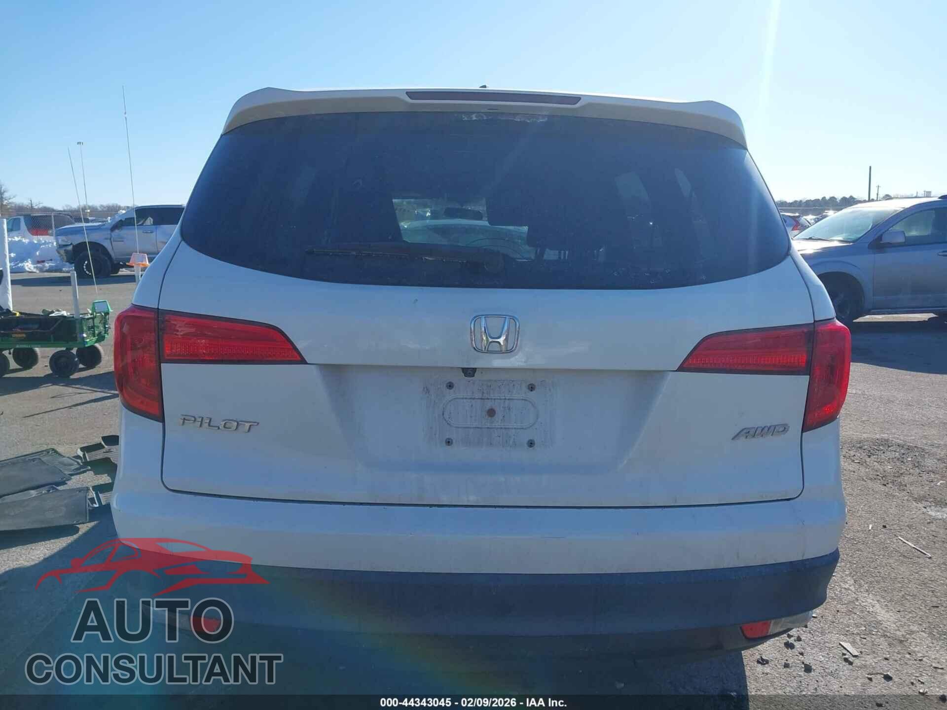 HONDA PILOT 2017 - 5FNYF6H31HB104142