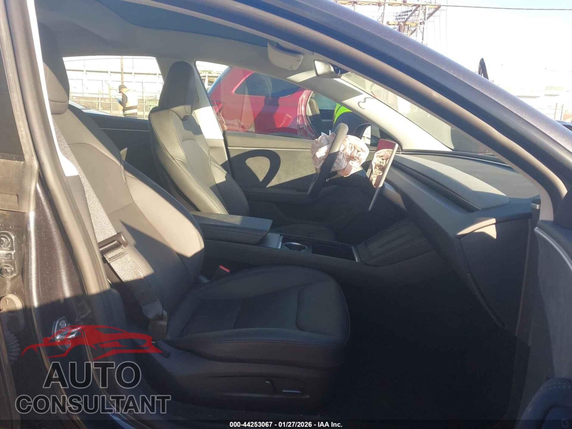 TESLA MODEL 3 2024 - 5YJ3E1EB7RF859650