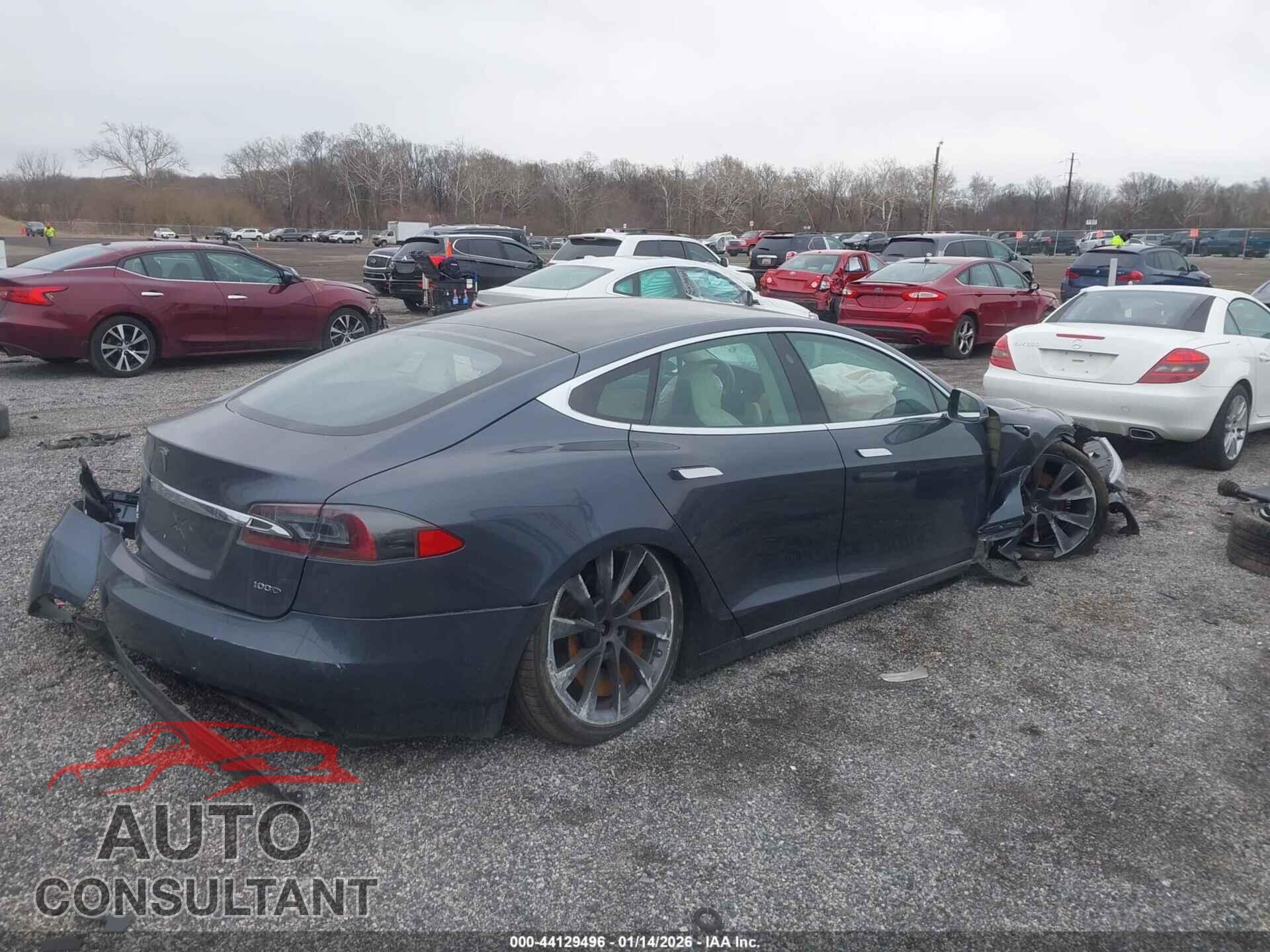 TESLA MODEL S 2018 - 5YJSA1E23JF256724
