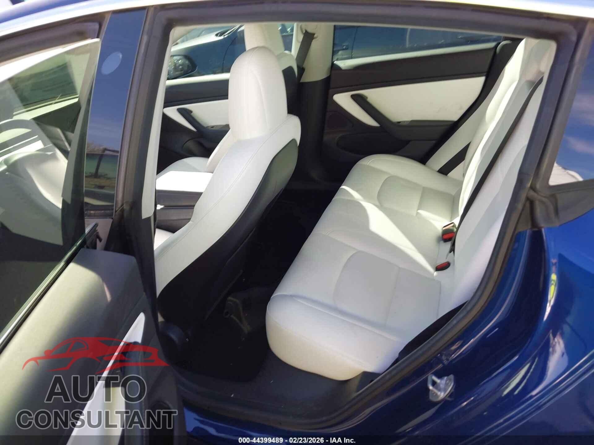 TESLA MODEL 3 2019 - 5YJ3E1EB5KF195435