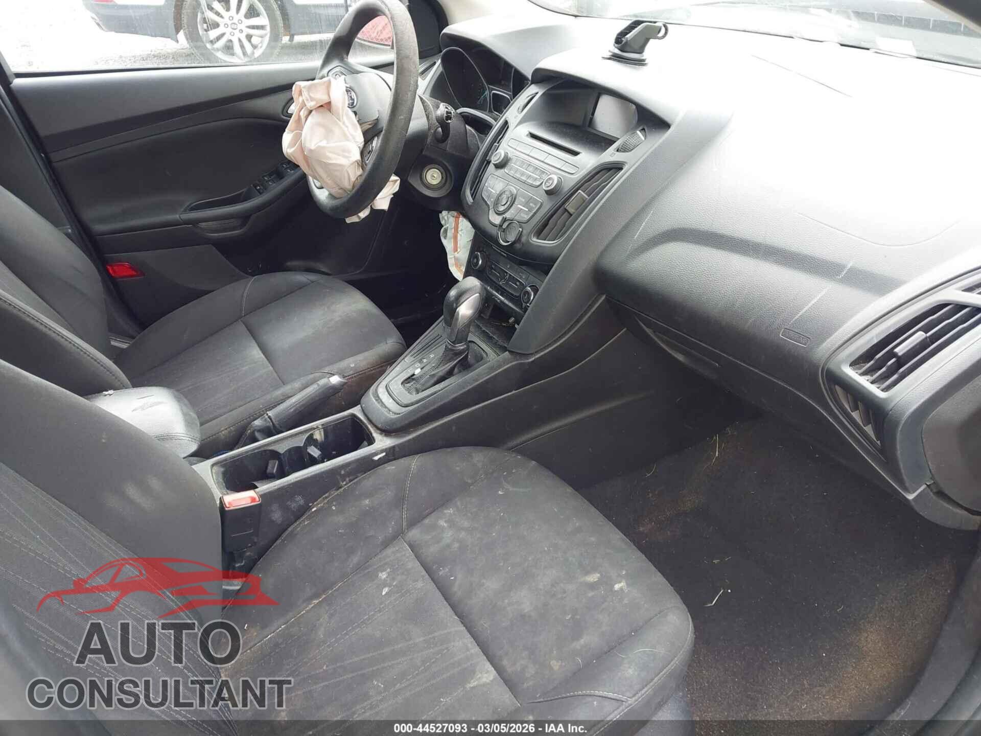 FORD FOCUS 2017 - 1FADP3F24HL345703