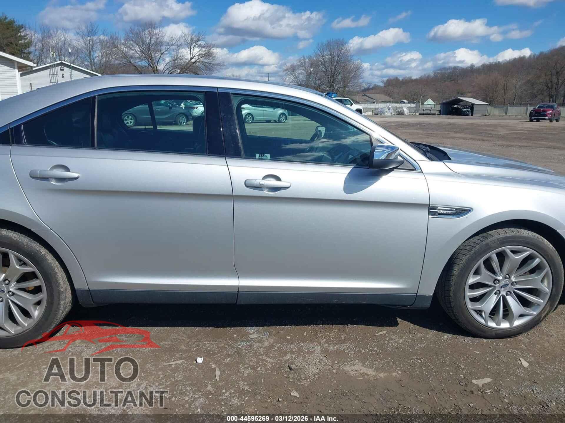 FORD TAURUS 2016 - 1FAHP2F82GG120252