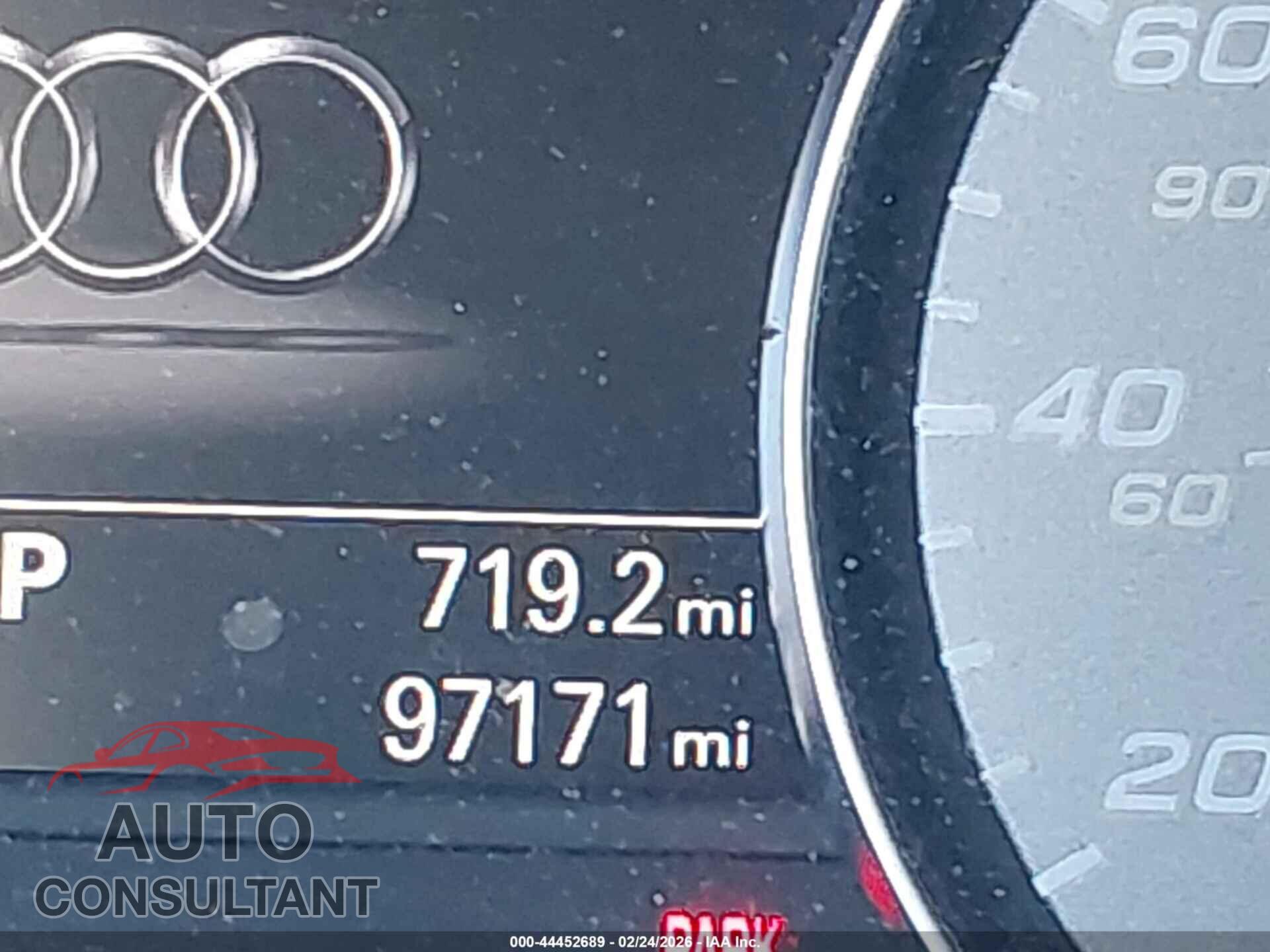 AUDI S8 2013 - WAUD2AFD1DN031887