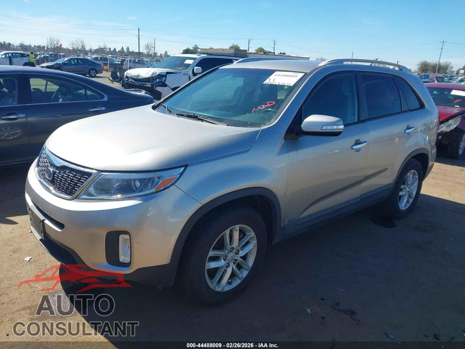 KIA SORENTO 2015 - 5XYKTCA64FG570980