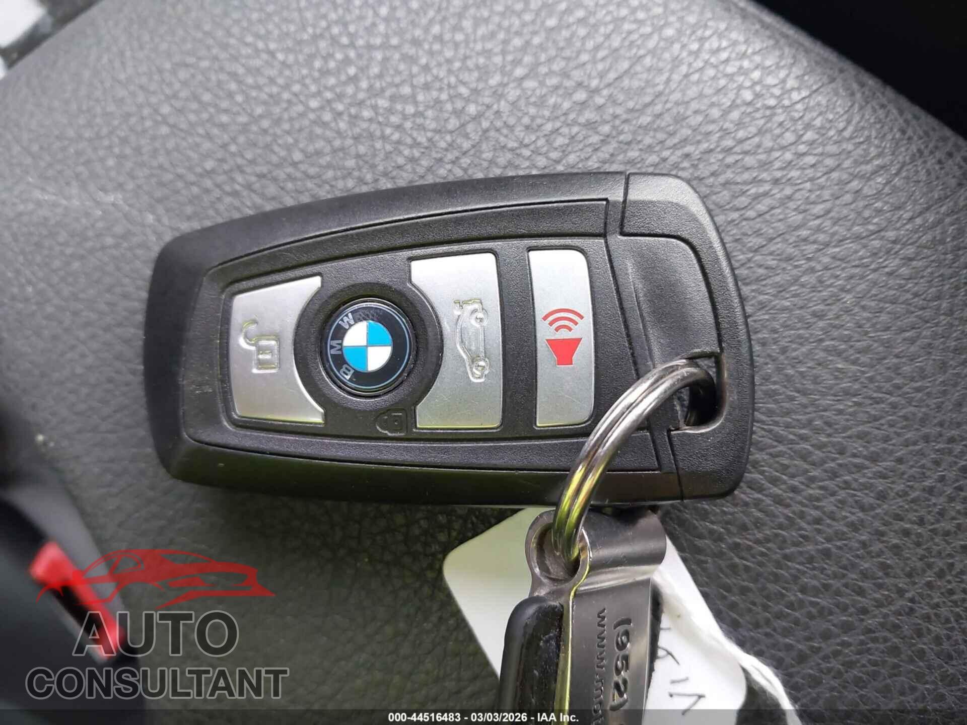 BMW 320I 2016 - WBA8E5G53GNU20252