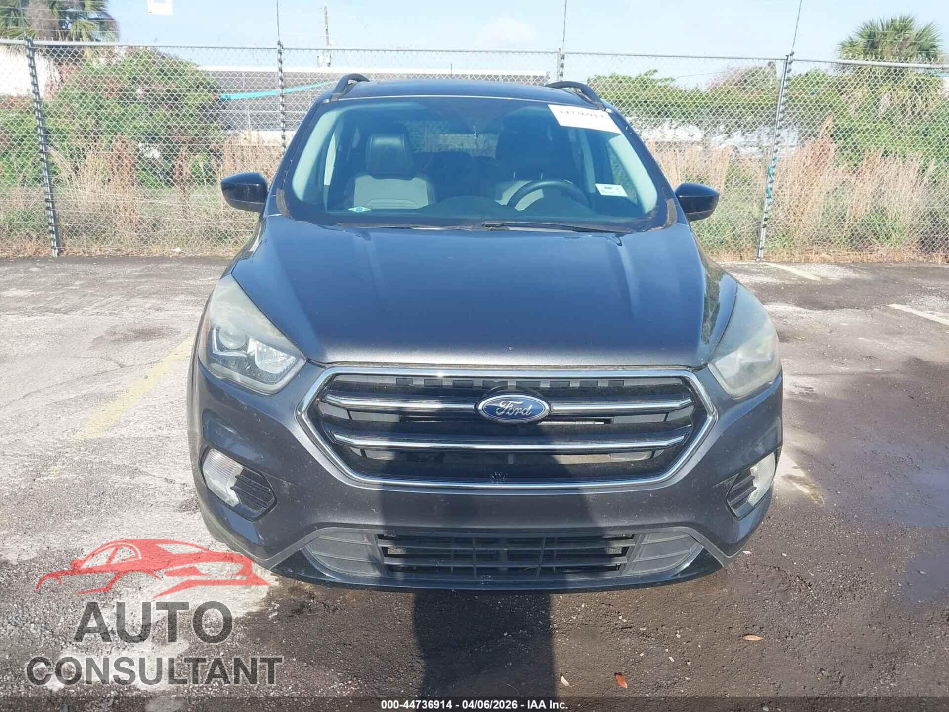 FORD ESCAPE 2017 - 1FMCU0GD2HUC46624