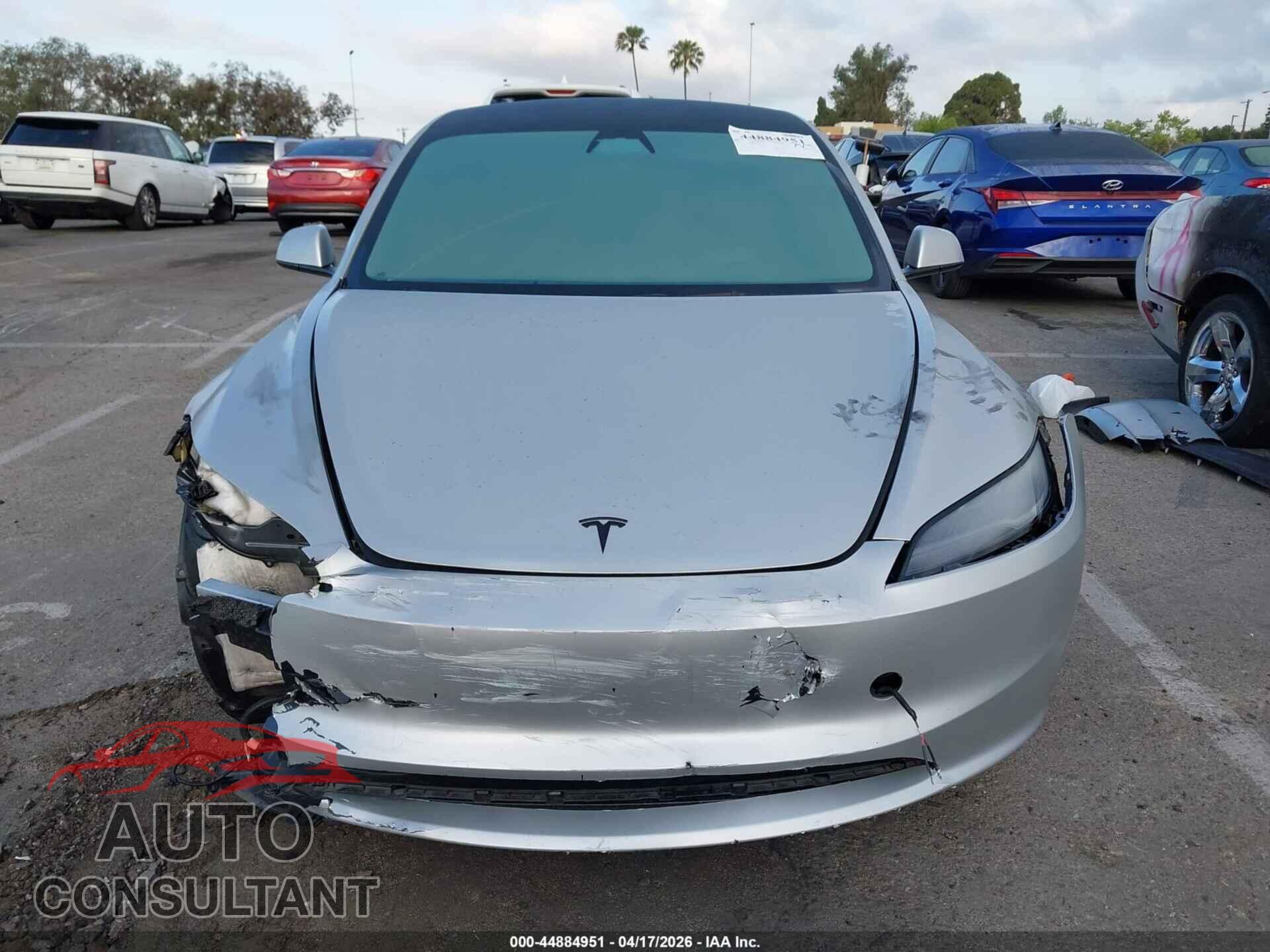 TESLA MODEL 3 2024 - 5YJ3E1EA5RF743323