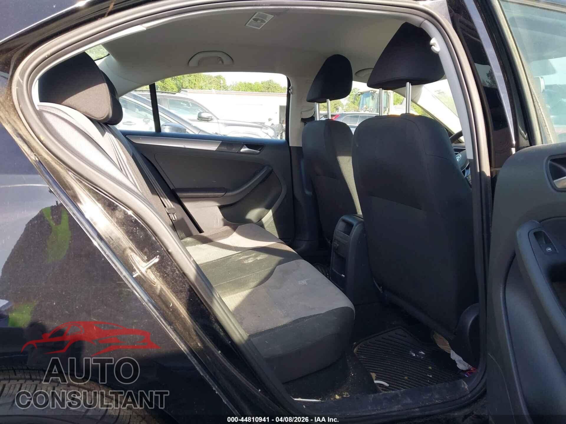 VOLKSWAGEN JETTA 2017 - 3VW2B7AJ6HM202432