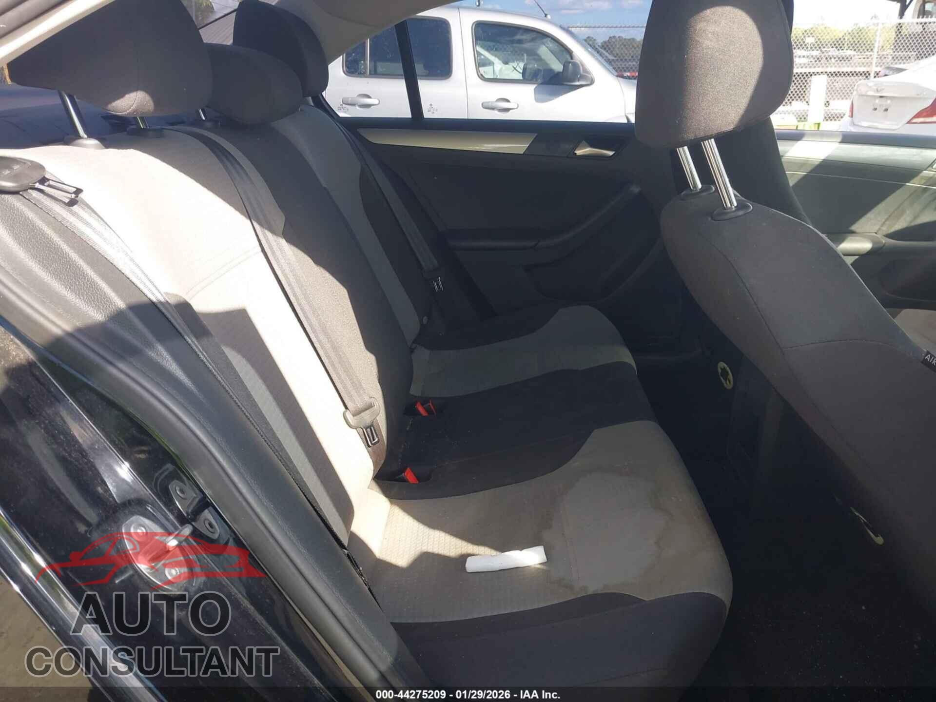 VOLKSWAGEN JETTA 2017 - 3VW2B7AJ8HM361727
