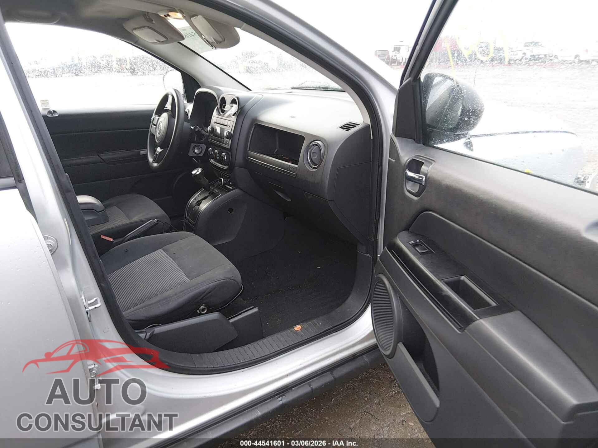 JEEP COMPASS 2011 - 1J4NT1FA9BD138564