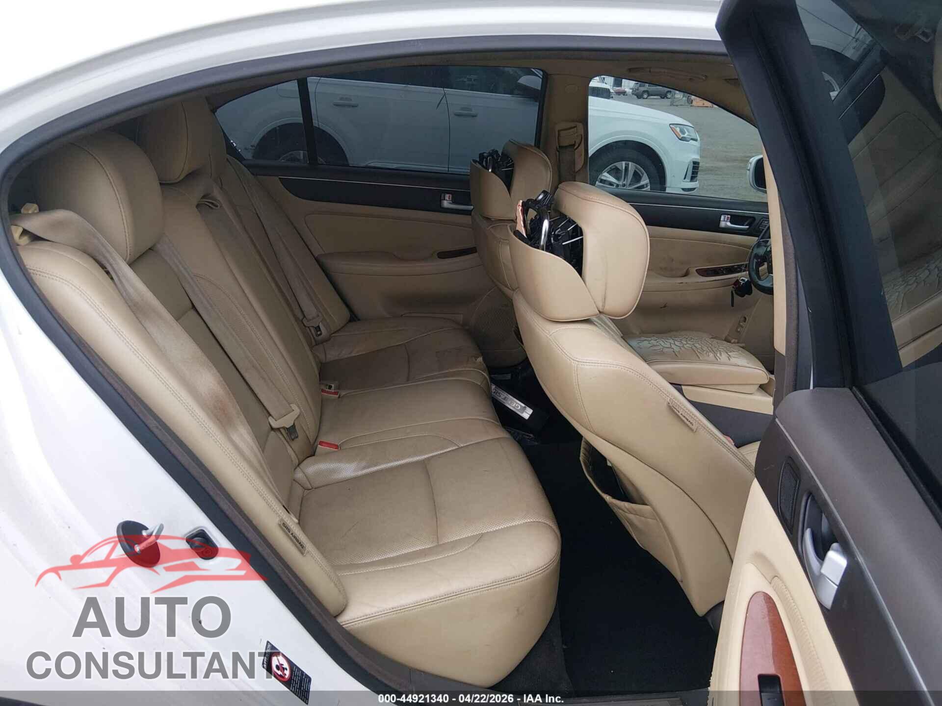 HYUNDAI GENESIS 2013 - KMHGC4DD1DU250125