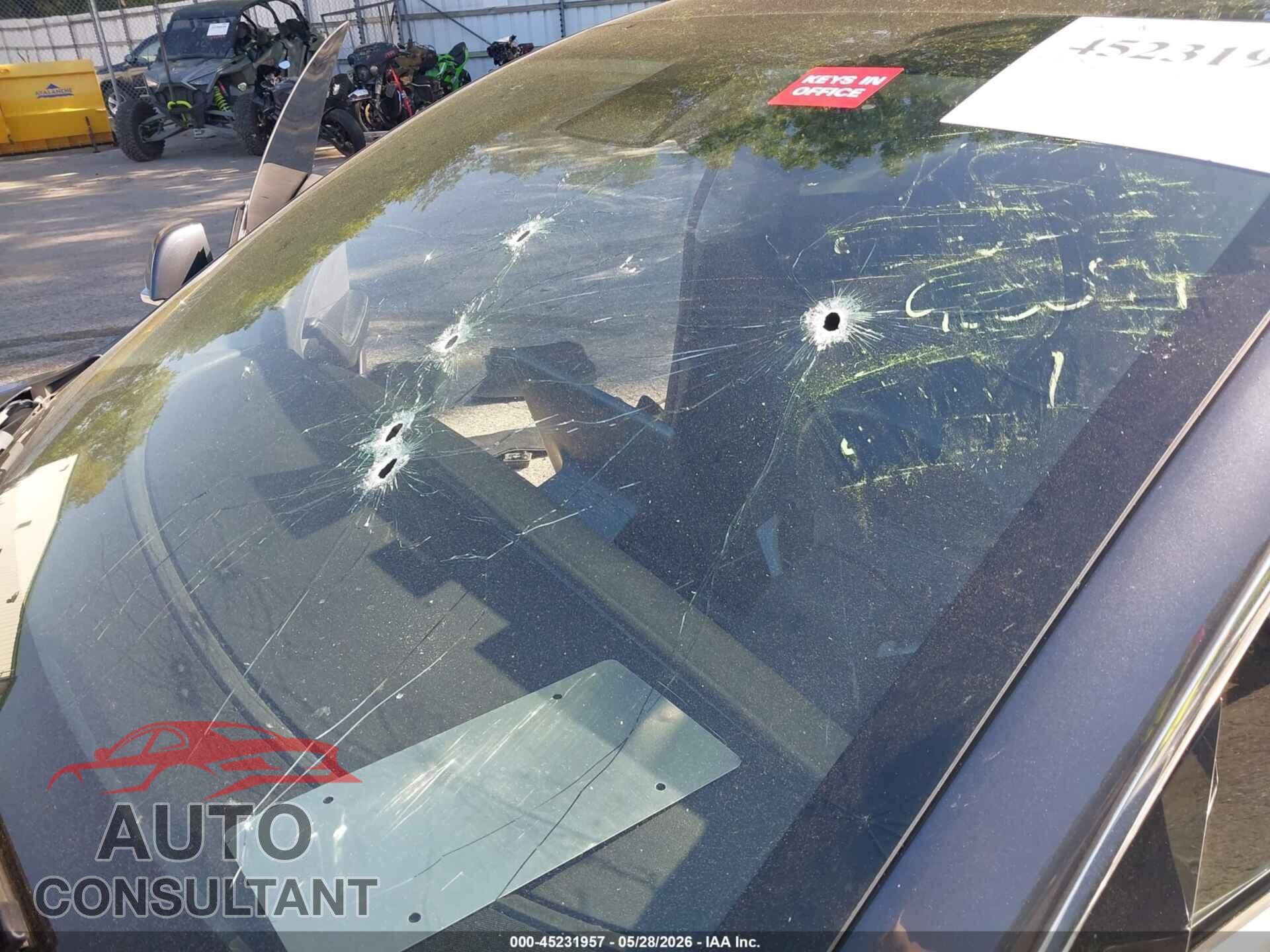 TESLA MODEL 3 2018 - 5YJ3E1EA1JF002817