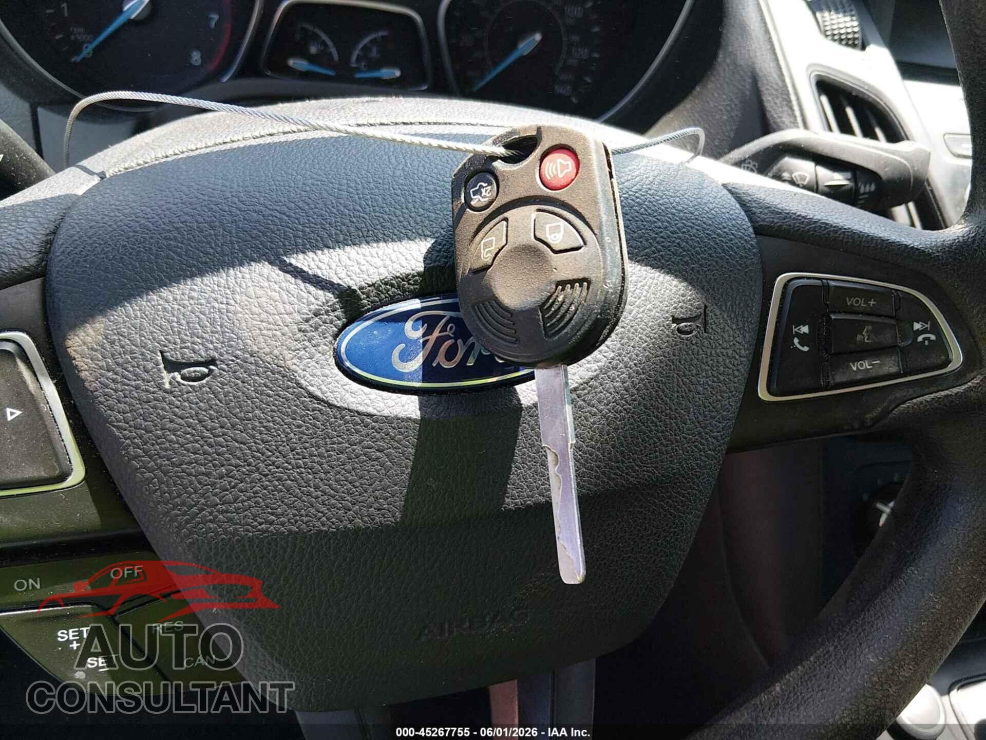 FORD FOCUS 2017 - 1FADP3F28HL315569