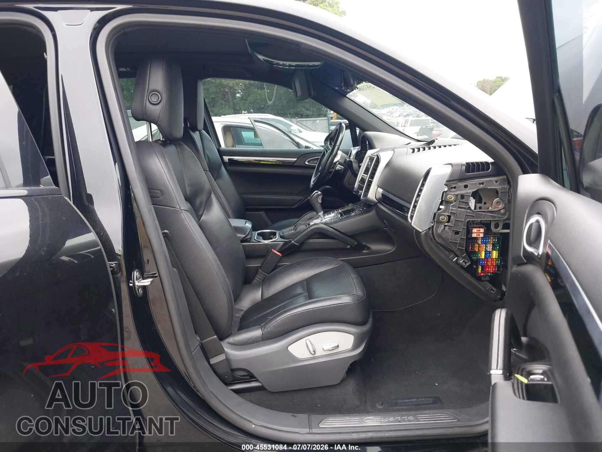 PORSCHE CAYENNE 2017 - WP1AA2A24HKA89633