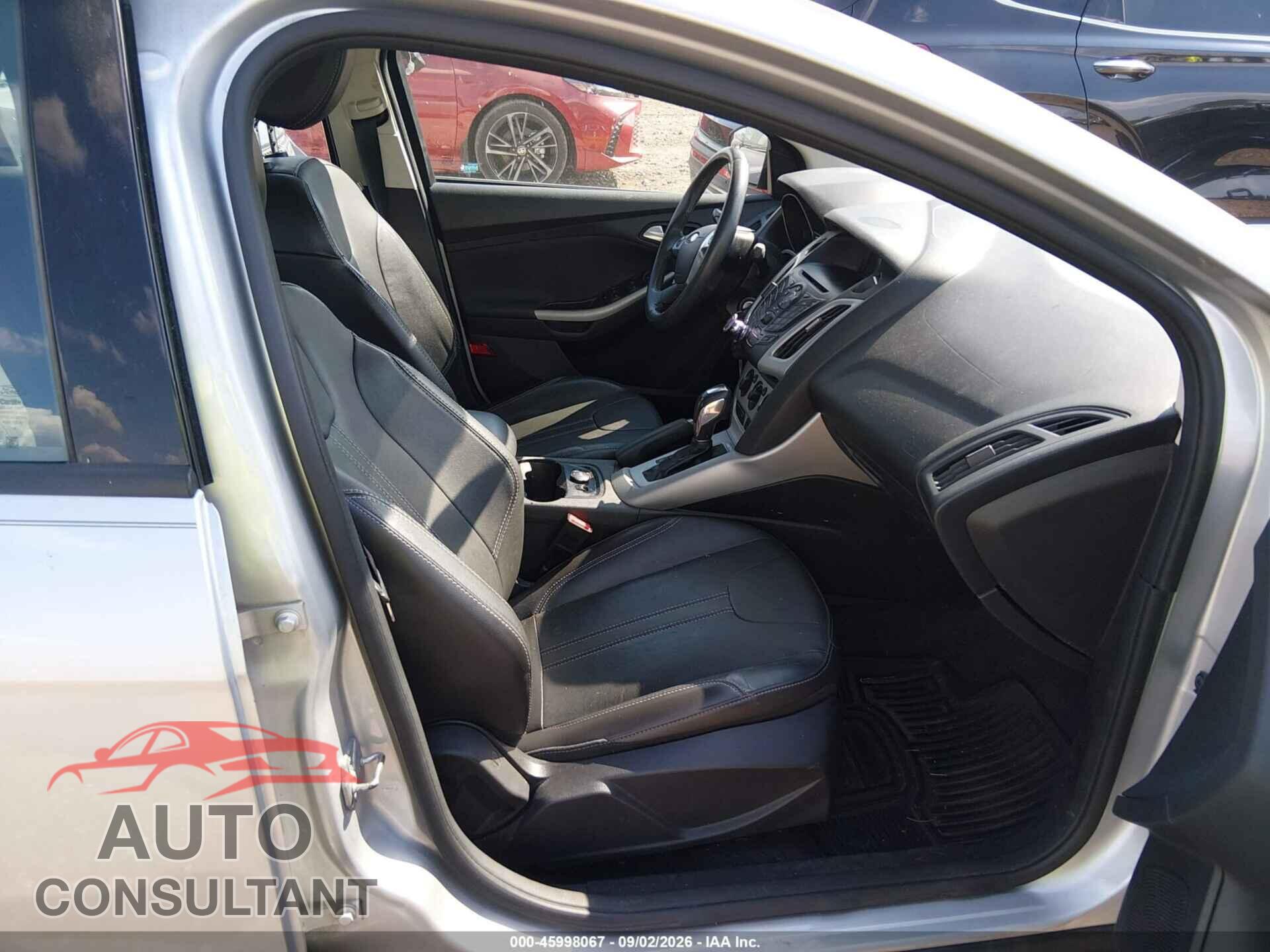 FORD FOCUS 2014 - 1FADP3F22EL217620