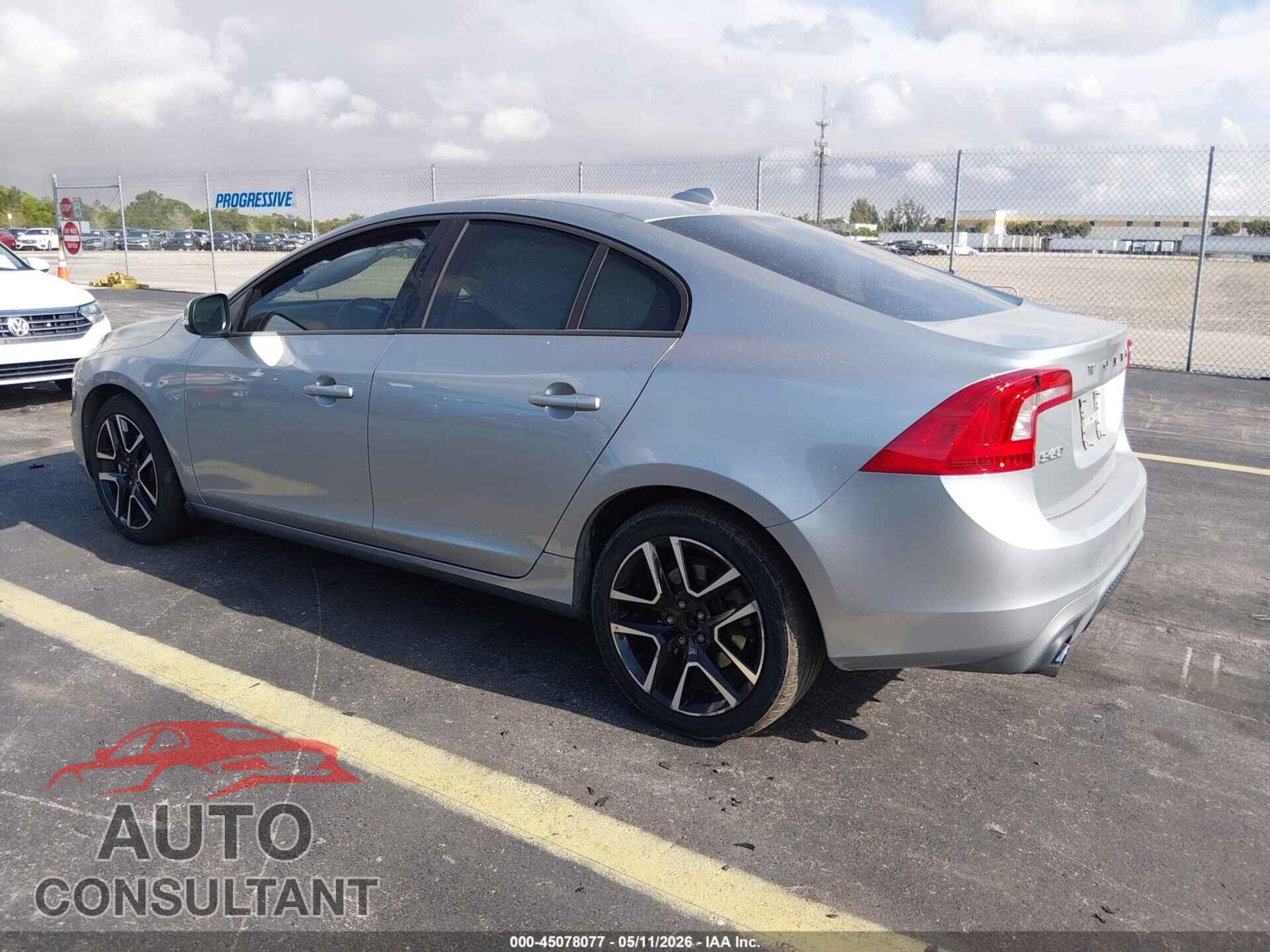 VOLVO S60 2017 - YV126MFL0H2422652
