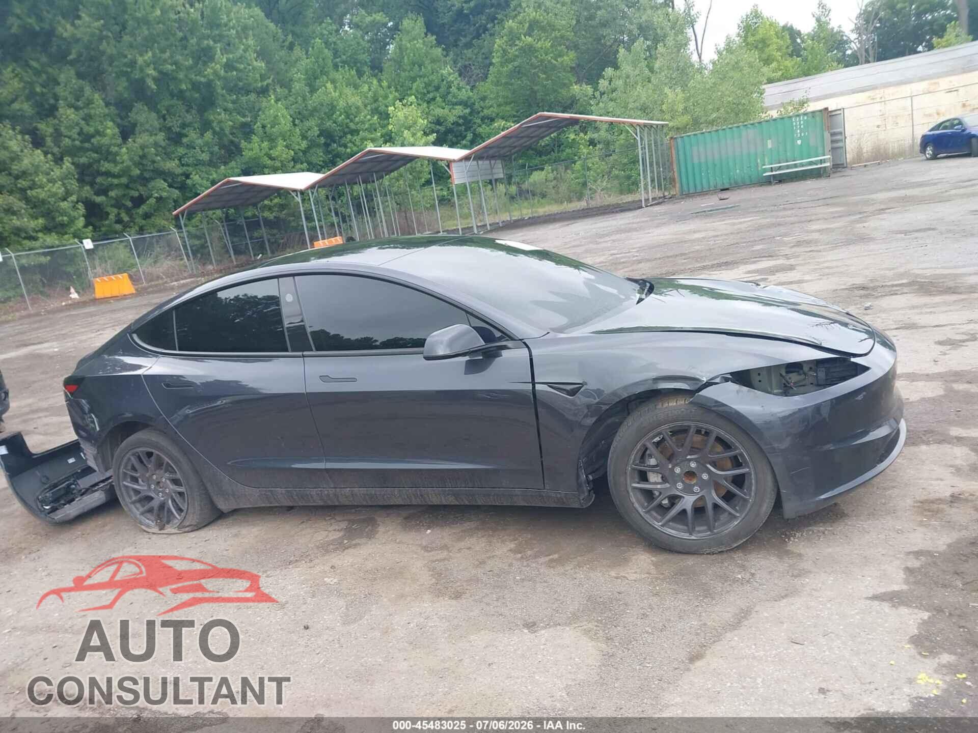 TESLA MODEL 3 2024 - 5YJ3E1EA8RF858899