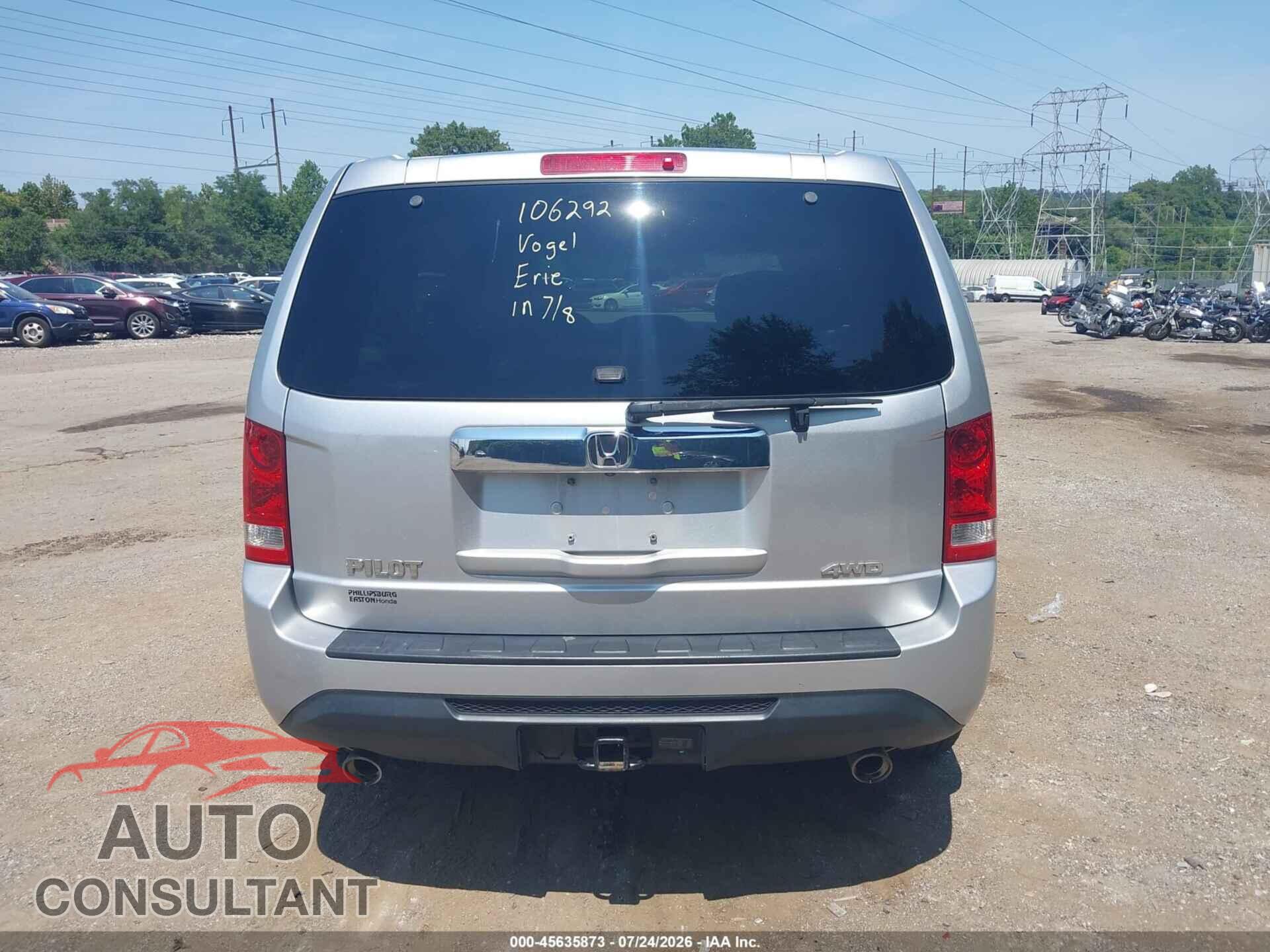 HONDA PILOT 2015 - 5FNYF4H40FB027872