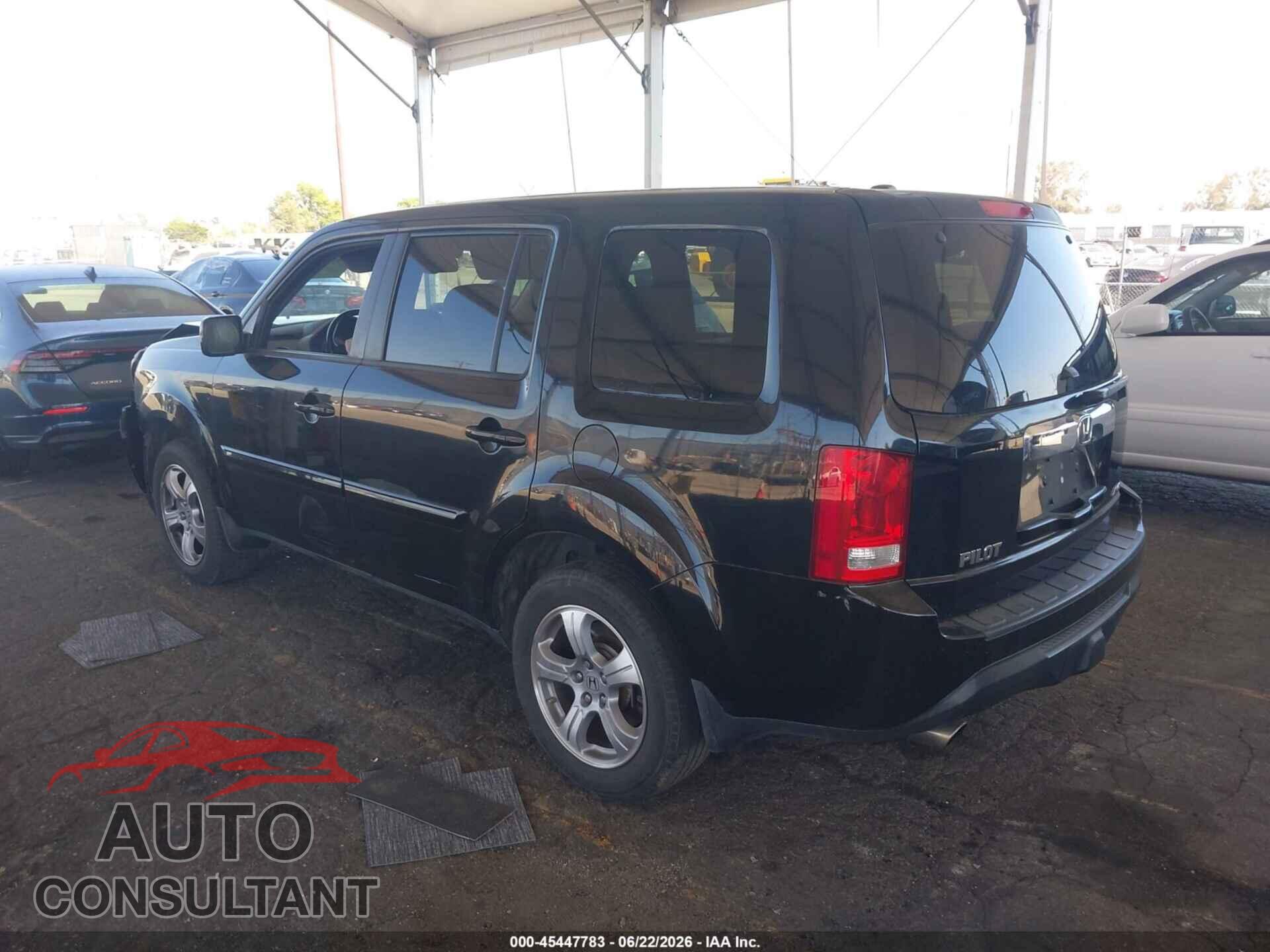 HONDA PILOT 2015 - 5FNYF4H52FB003193