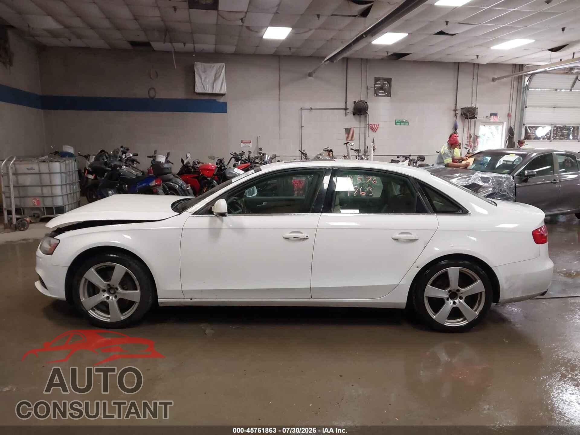 AUDI A4 2013 - WAUFFAFL3DN008793