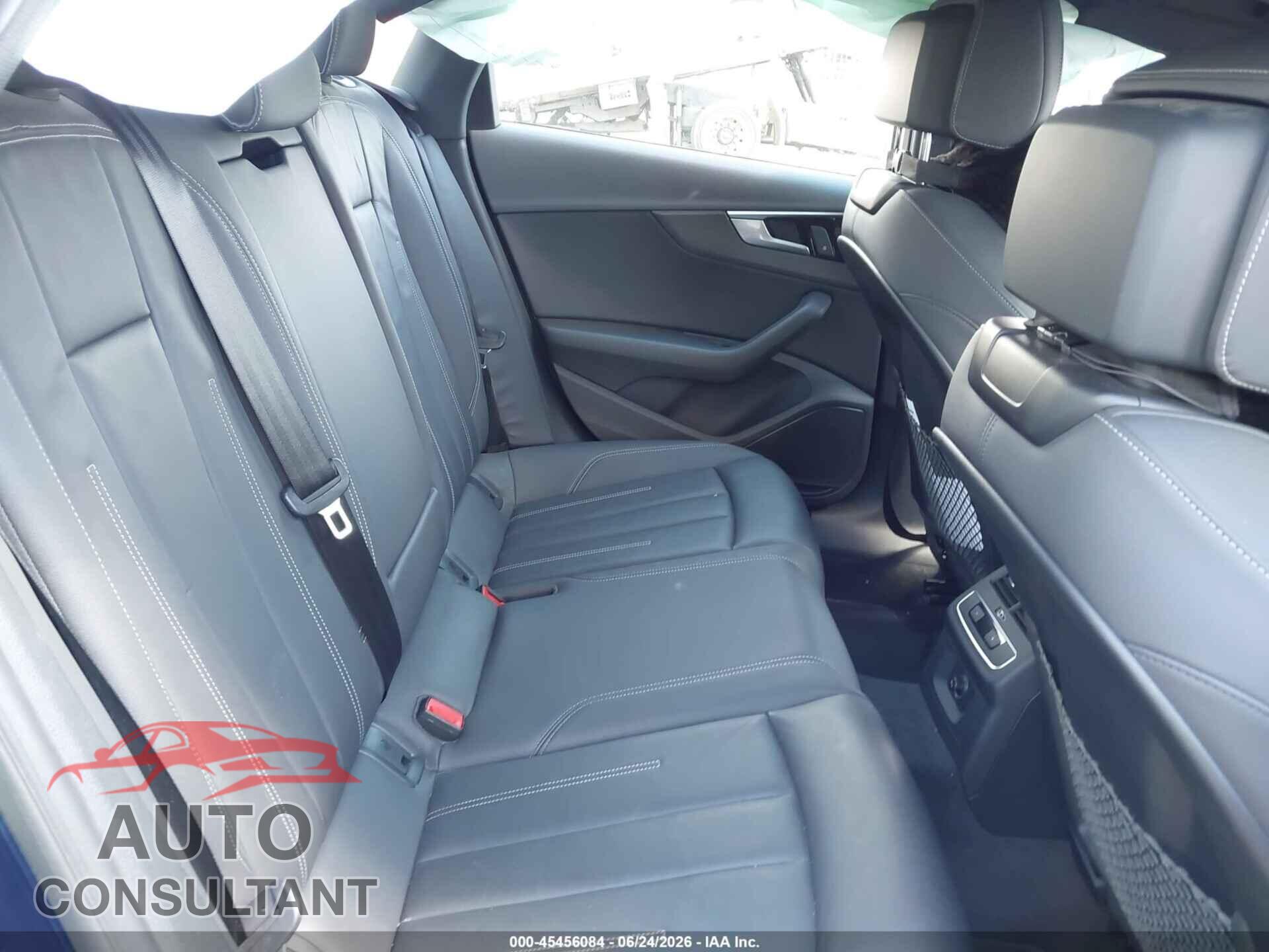 AUDI A4 2020 - WAUDNAF44LN004558