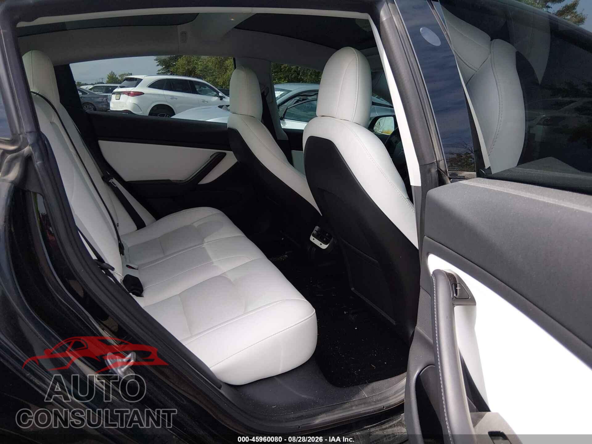 TESLA MODEL 3 2018 - 5YJ3E1EB6JF181607